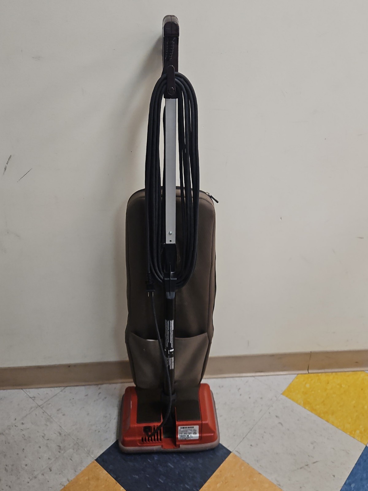Oreck Commercial Vacuum U4150H2R Intellashield XL Gold
