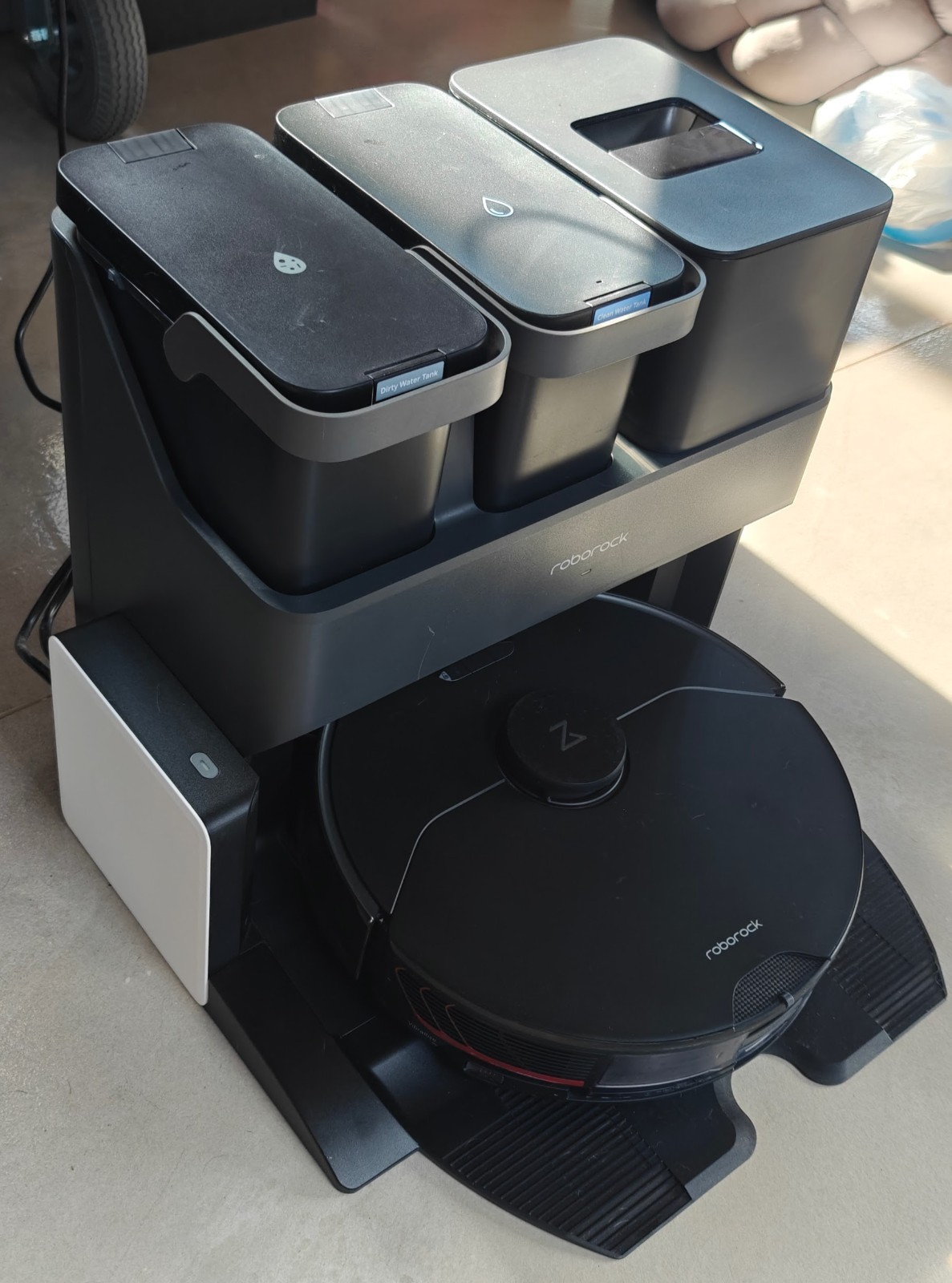 Roborock S7 MaxV Ultra Robot Vacuum and Mop, Dock, Heater, Accessories – Black