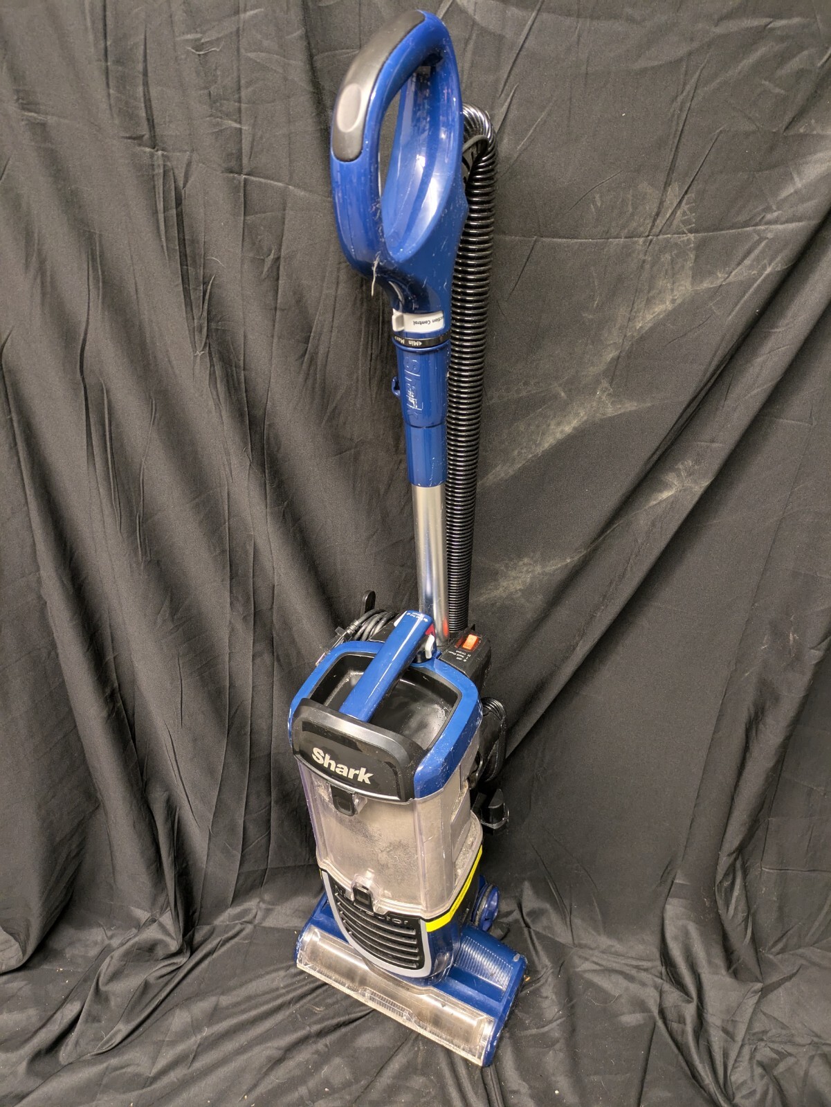 SHARK Navigator NV151 12 Bagless Upright Corded Vacuum Cleaner, Blue EXC!