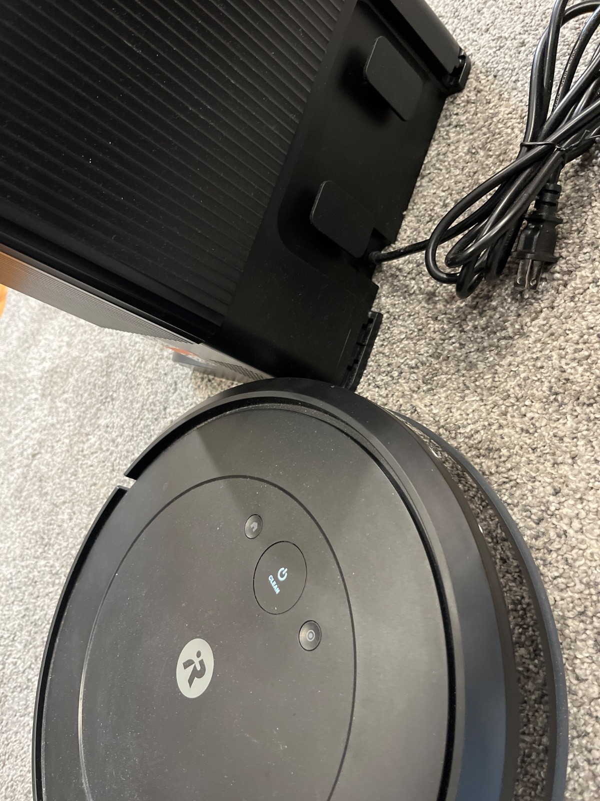 Roomba iRobot Vacuum Self Cleaning
