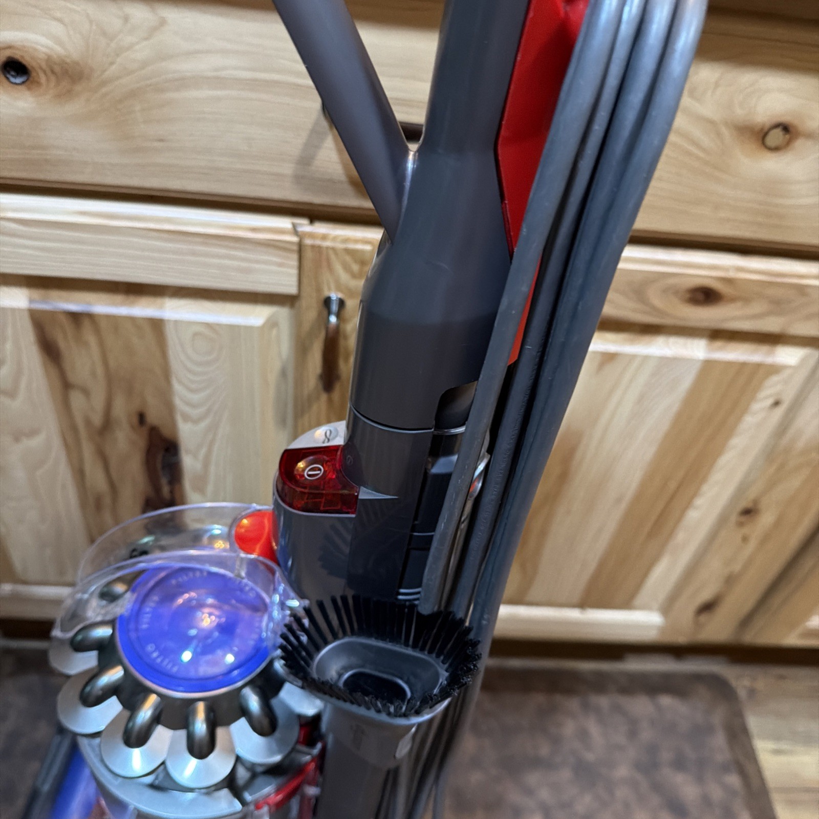 Dyson Animal 3 Purple Ball Upright Vacuum Cleaner w/Wand Tool.Good Working Cond.