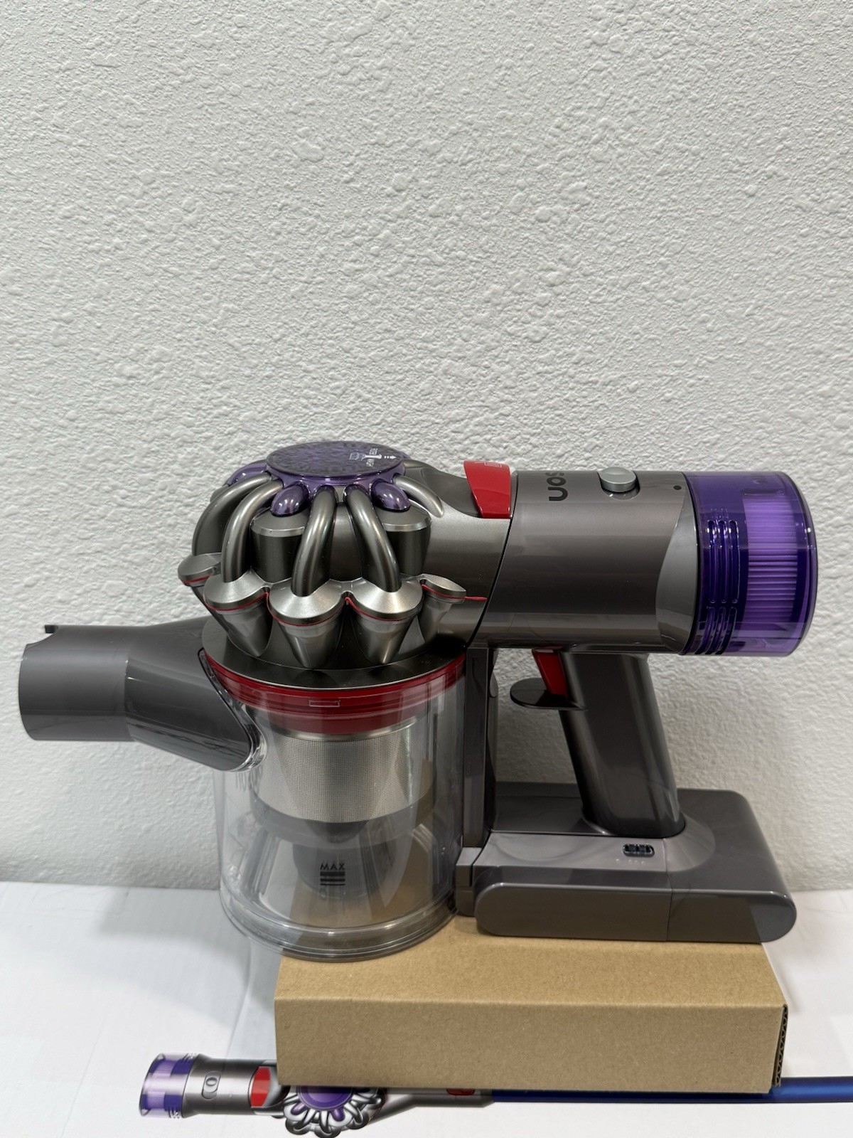 Dyson V8 Cordless Stick Vacuum SV25 #400494-01