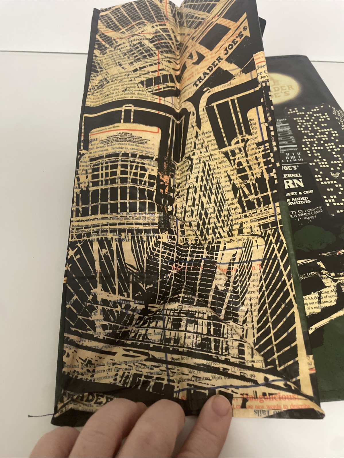 Trader Joe’s Nocturne Reusable Shopping Bag Black Night City Corn NY – New Tags