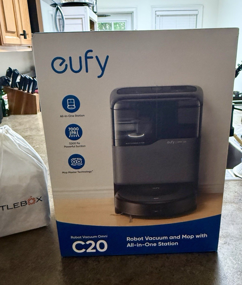 eufy Omni C20 7000Pa Robot Vacuum & Mop with All-in-One Station