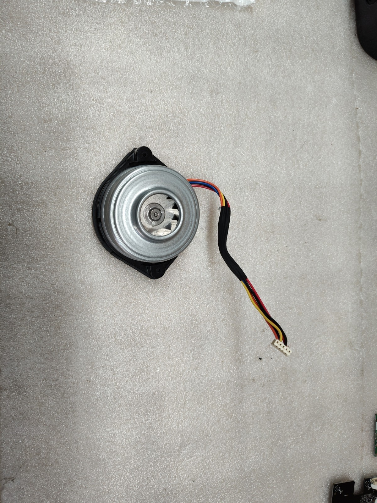 Eureka E20 Plus Robot Vacuum NERE20PLUSBK, Vacuum Motor With Rubber Gasket