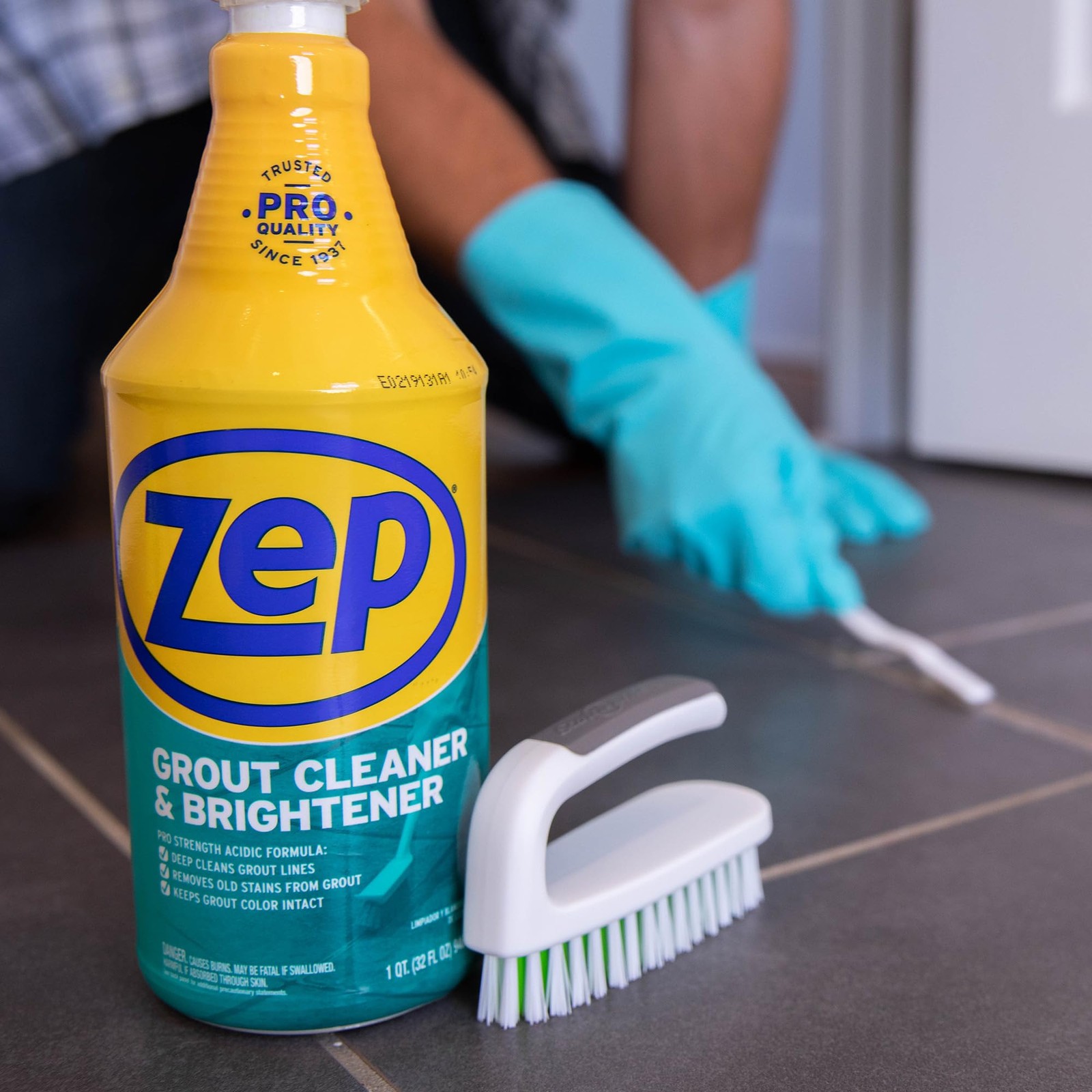 Zep Grout Cleaner and Brightener – 32 Ounce 32 Fl Oz (Pack of 1), ESSU104632