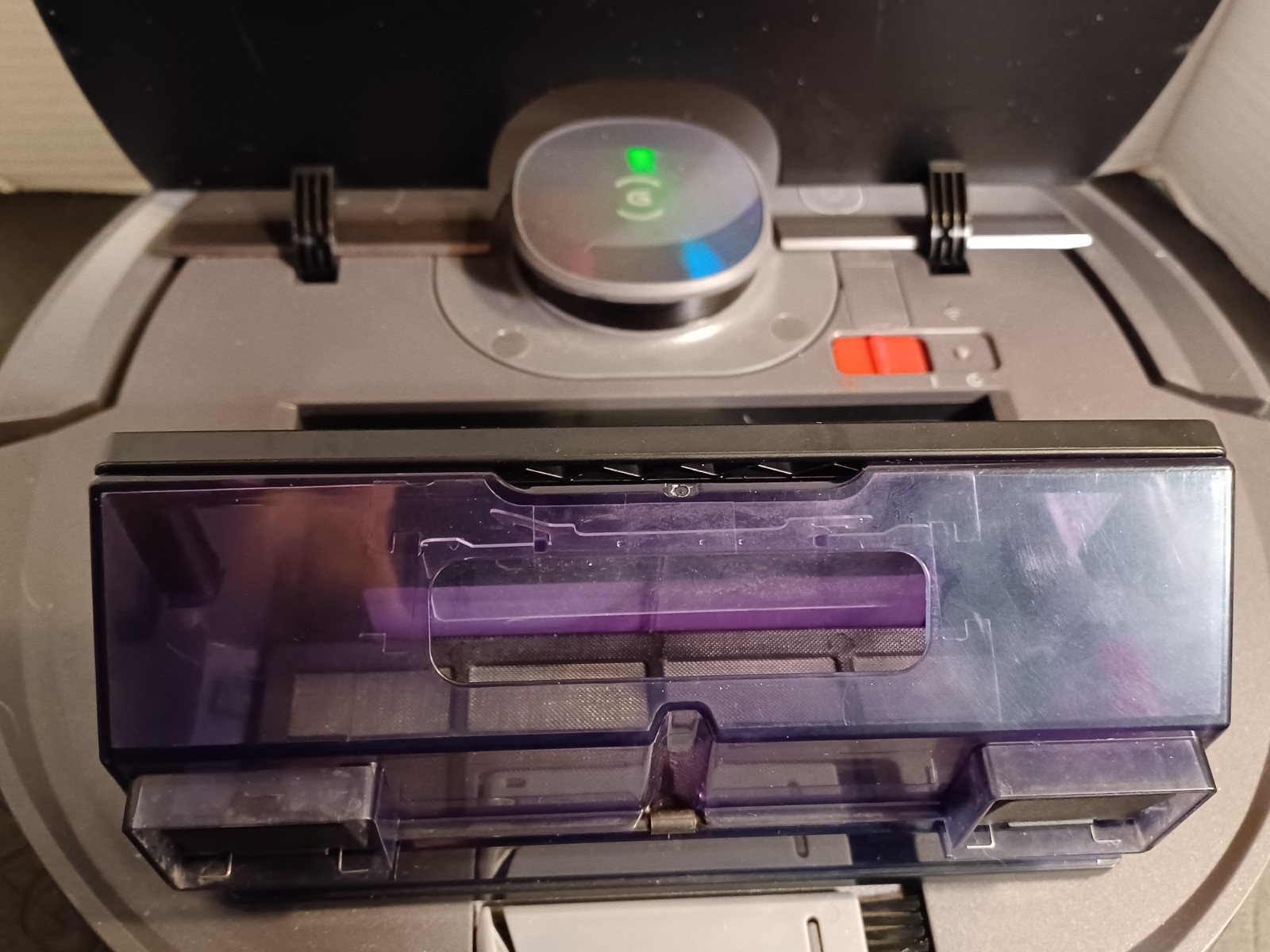 E COVACS DEEBOT OZMO T8 Smart Robot Vacuum In Good Condition