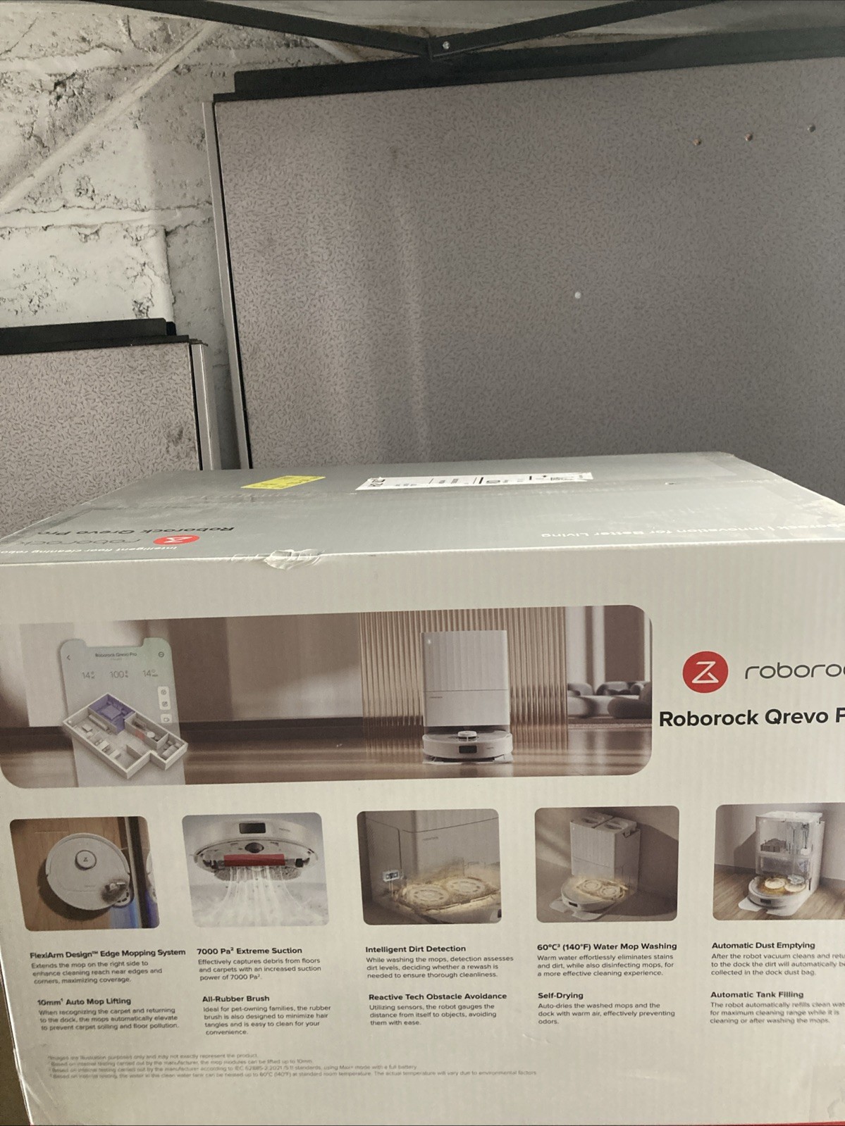 Roborock Qrevo Pro Robot Vacuum and Mop with FlexiArm Edge Mopping, Dynamic