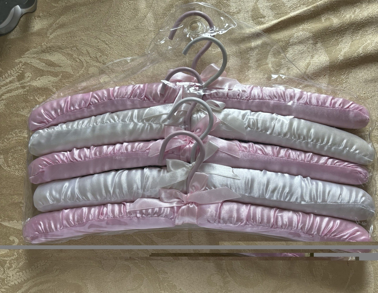 5Pcs Satin Padded Hangers 15 Inch Blouse Hangers for Women Pink & White NEW