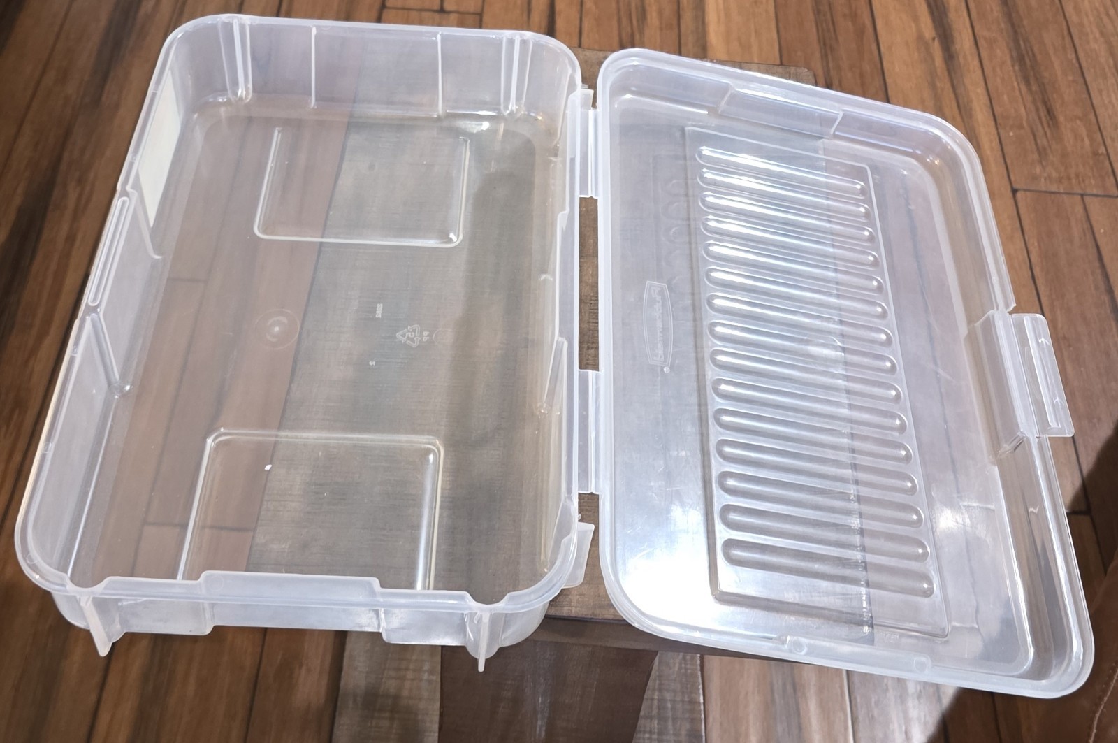Vintage Rubbermaid Clear Plastic Snap Case 1995 Hinged Storage Container 2282