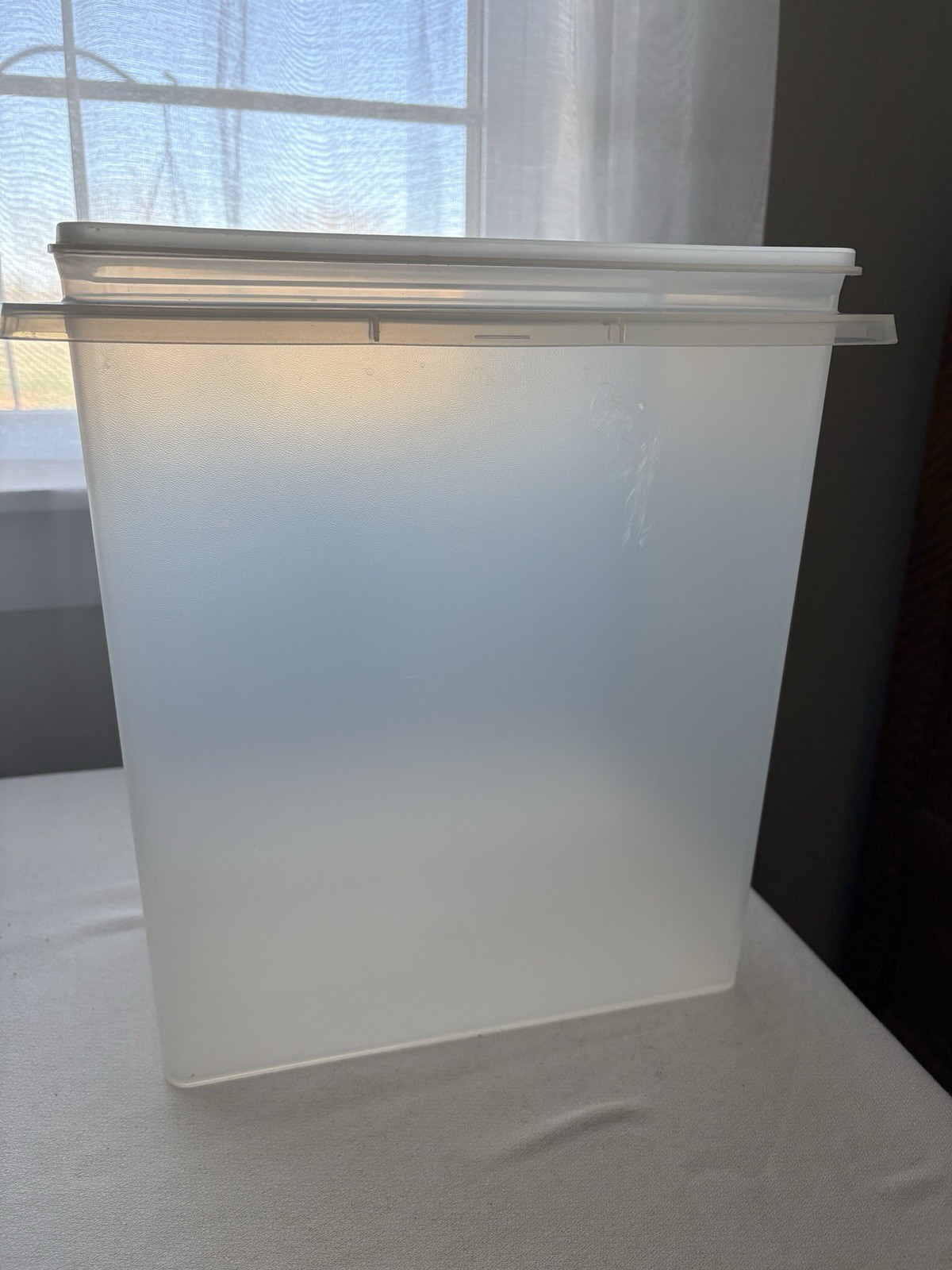 VTG Tupperware Garbage Trash Can Storage 1430-4 13″ Tall Lid Sheer Storage FLAW