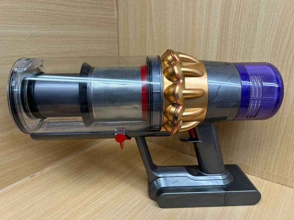 Dyson V15 Detect Cordless Stick Vacuum Cleaner with Extra Attachmnets
