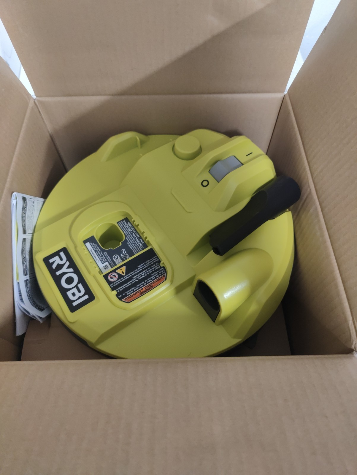 RYOBI Wet/Dry Bucket Top Vacuum Kit 5 Gal. 18V Cordless with Battery + Charger