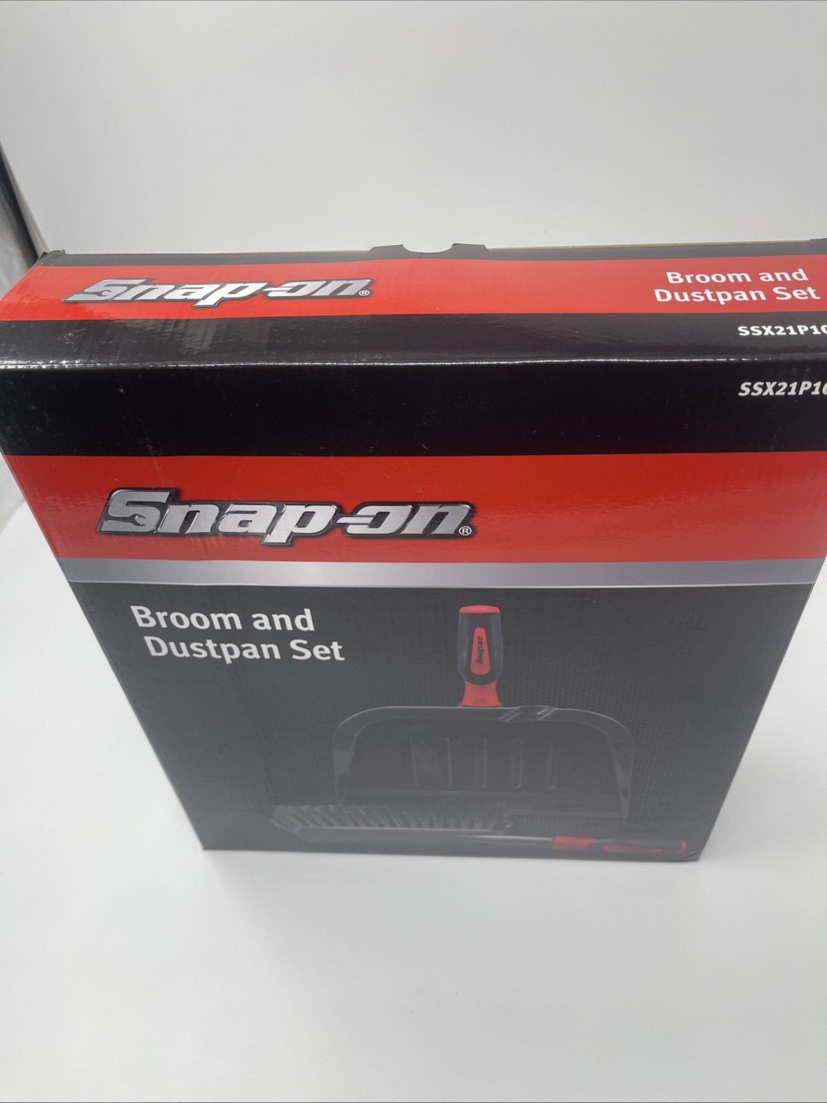 Snap-On Broom and Dustpan Set (SSX21P106KO)