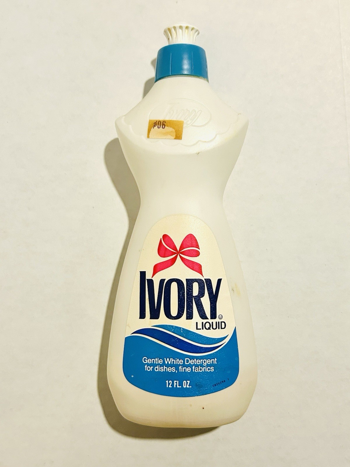 Vintage Ivory Liquid Detergent Dish Soap Fabric Cleaner Pink Bow Small 12 oz