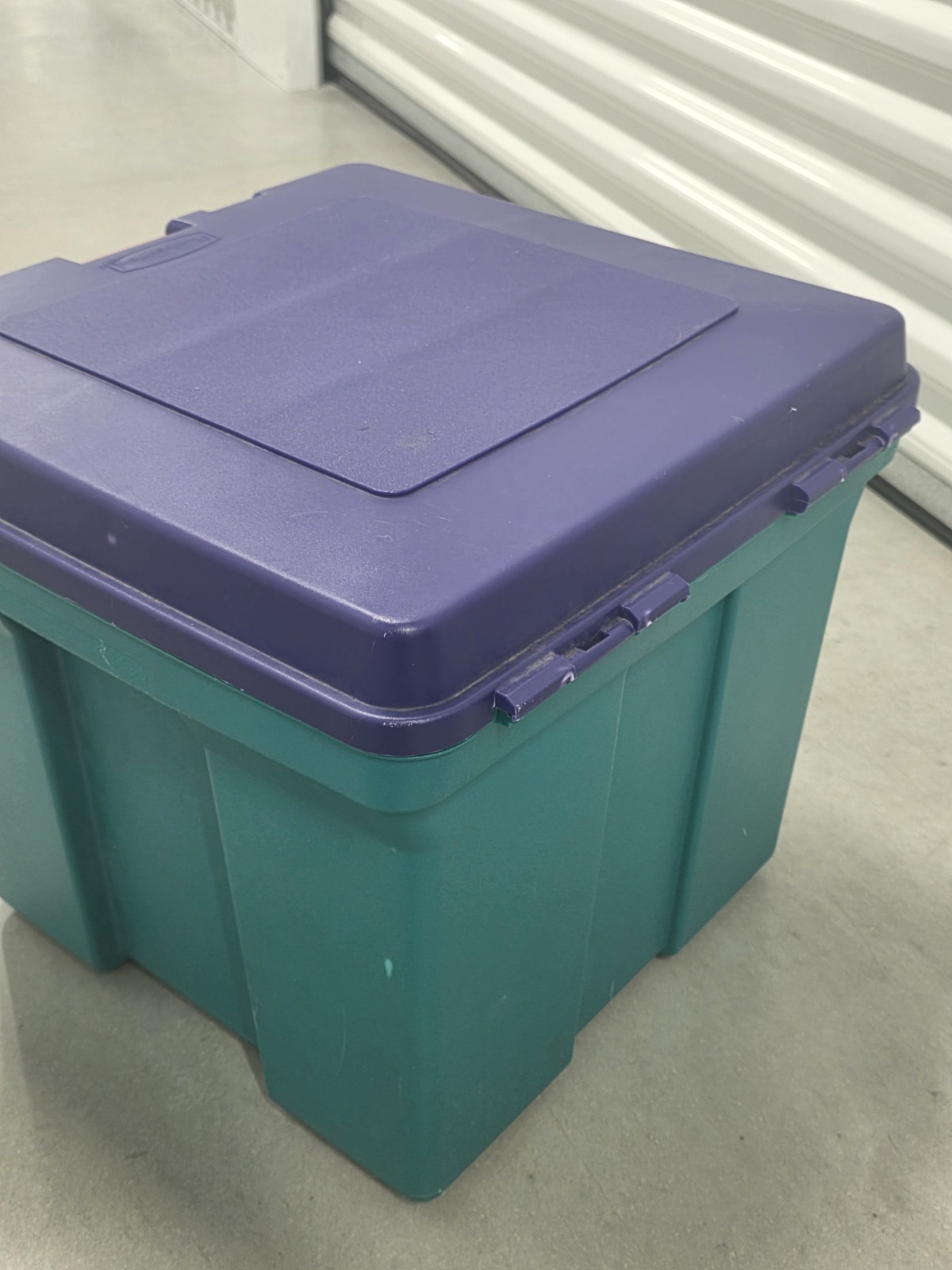 RARE Vintage 1990s Rubbermaid Keepers Totelocker Jr. – Aqua Colorblock Tote