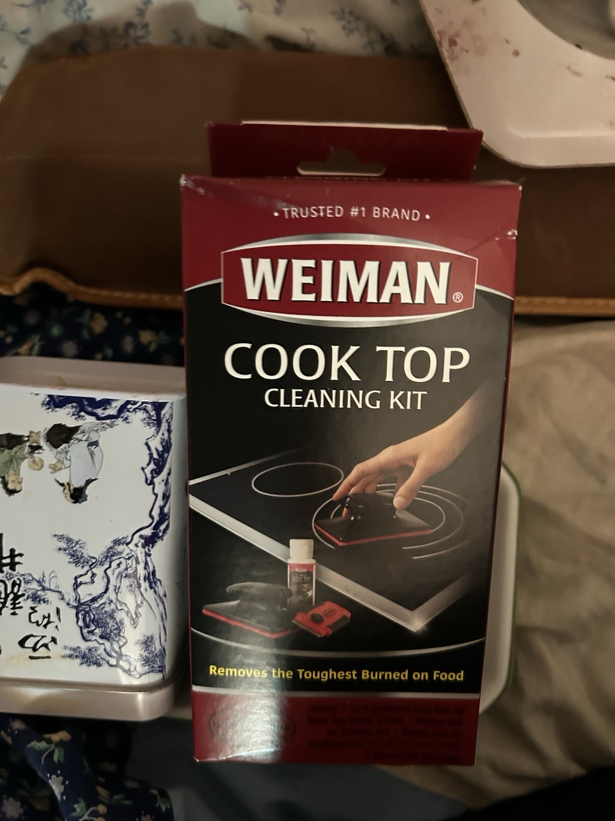Weiman 608ZBP 10 oz. Cooktop Cleaner Kit with Scrubbing Pad and Razor Scraper