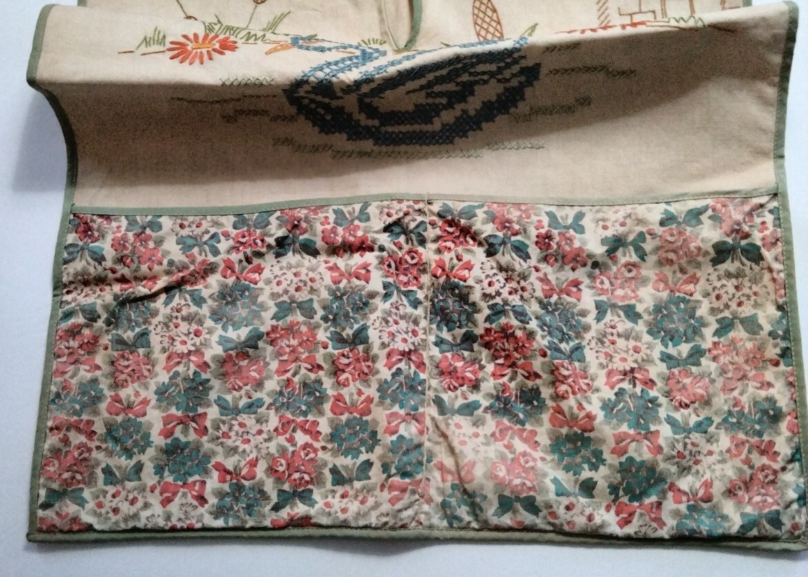 Vintage Embroidery Ladies Laundry Bag & Clothespin Hanging Bag Rare Handmade