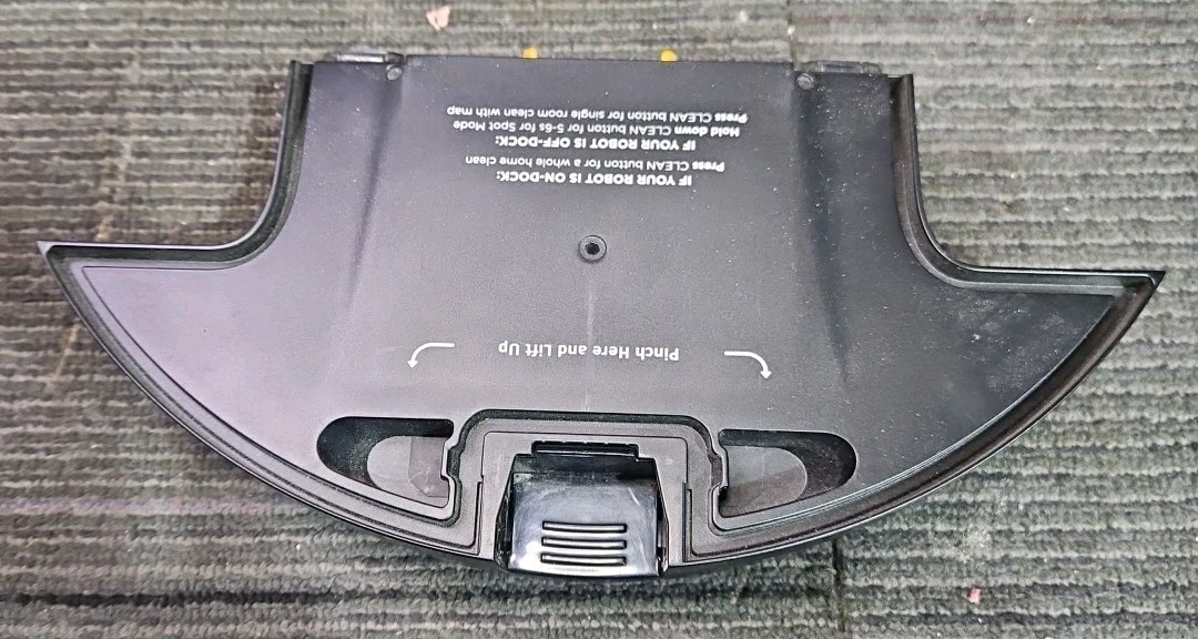 Shark RV2620WFUS AI Ultra Robot 2-in-1 Vac & Mop with Charging Station