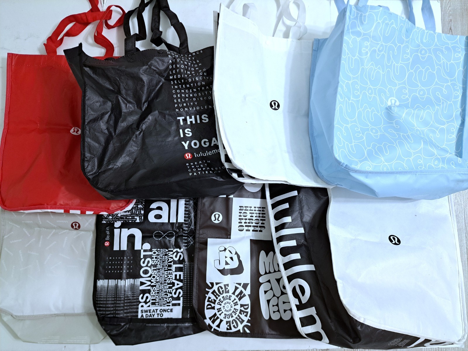 Lululemon Lot of 8 Reusable Shopping Tote Bags Medium Red Black White Blue