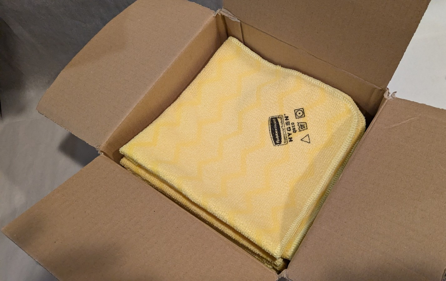 Rubbermaid Hygen 16″X16″ Microfiber Bathroom Cloth Yellow (box of 12) Q610