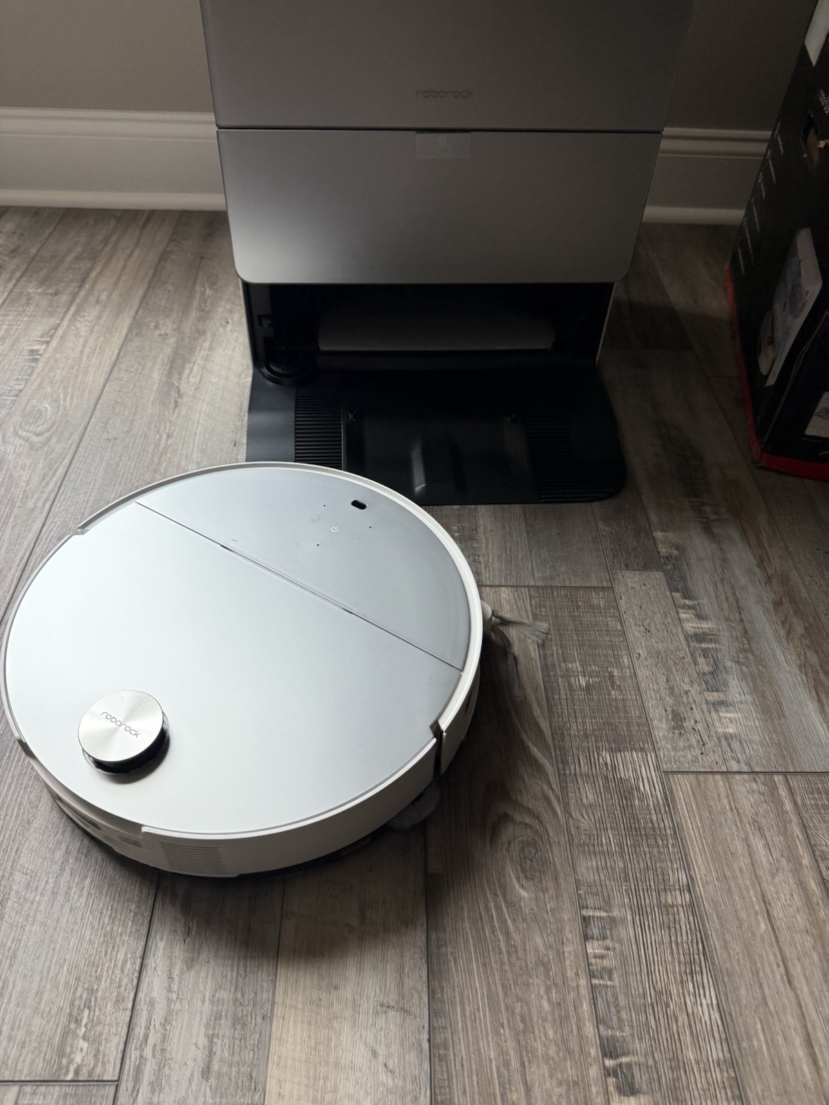 Roborock Saros 10 Robot Vacuum,22000Pa,AI Obstacle Avoidance,Heat-Wash & Dry Mop