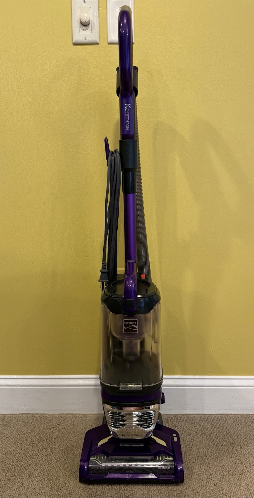 Kenmore Bagless Upright Vacuum Cleaner W/Attachments ~ Model DU4099