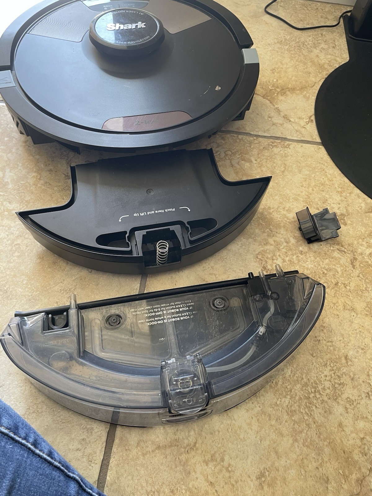 Shark AI Ultra 2-In-1 Robot Vacuum & Mop RV2620WFUS (FOR PARTS) UN TESTED