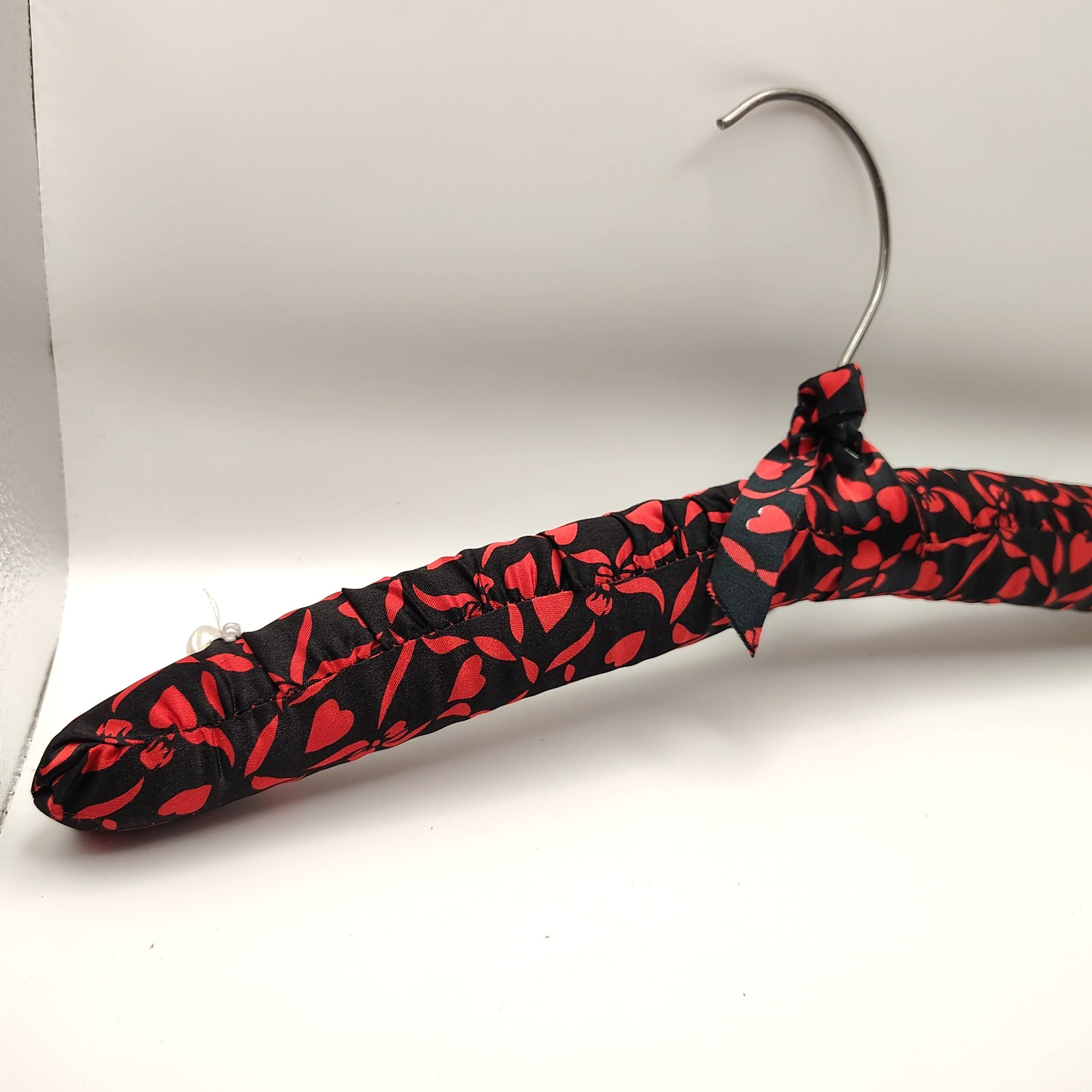 Fancy Dress Hanger Padded Silk Hearts Red And Black With Bow