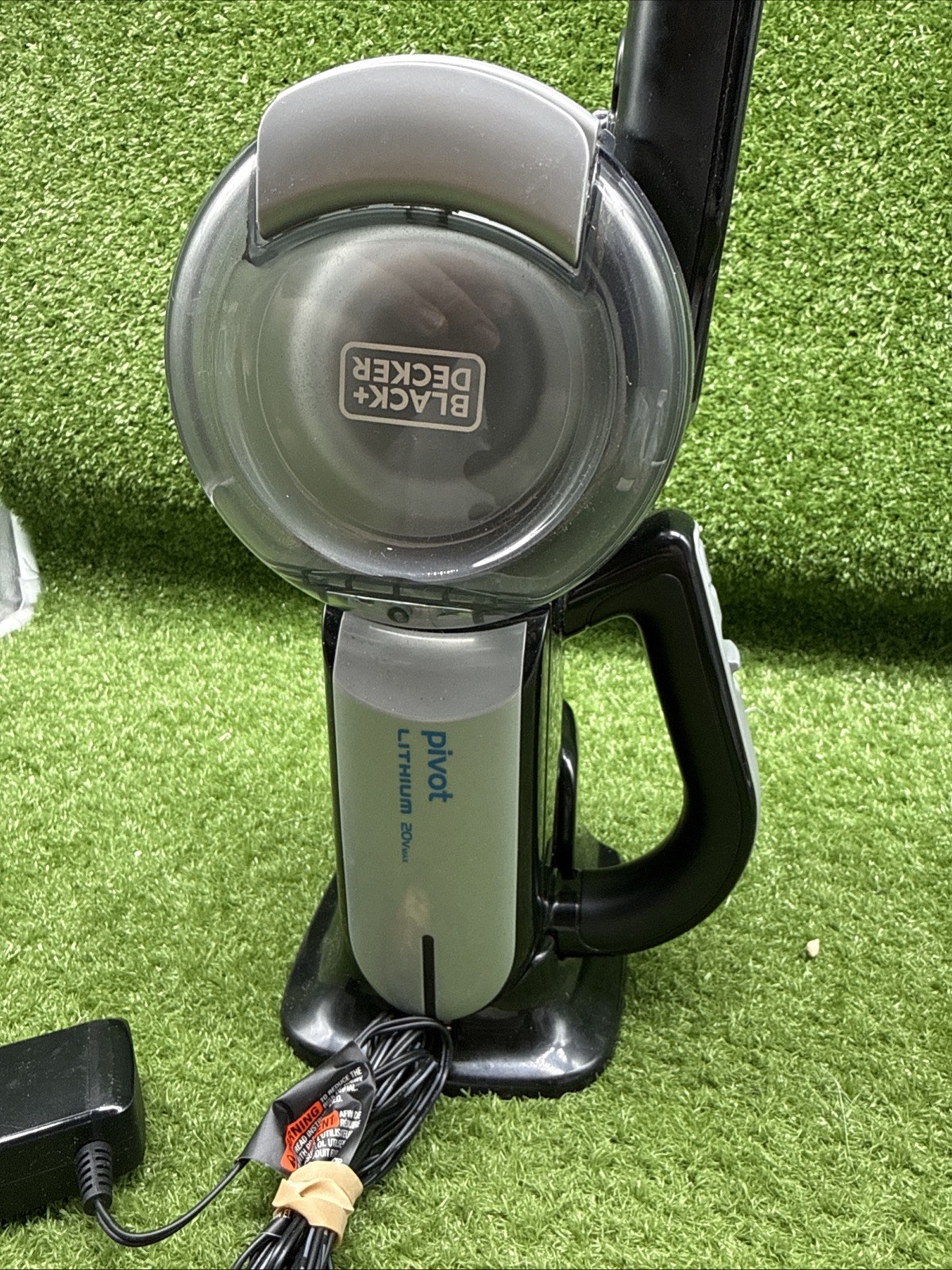 BLACK+DECKER Pivot 20V MAX – Handheld Vacuum + Charging Base – Lithium S4
