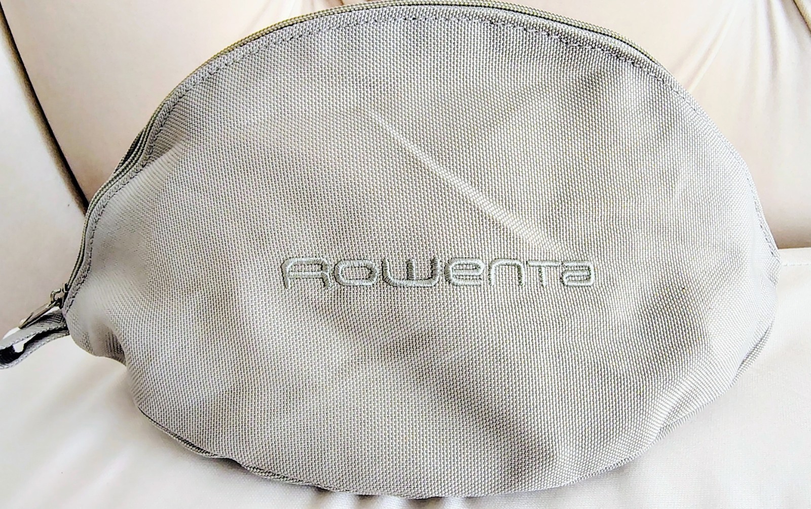 Rowenta First Class Compact Mini Travel Iron 120V-240V Dry-Steam W/ Travel Bag