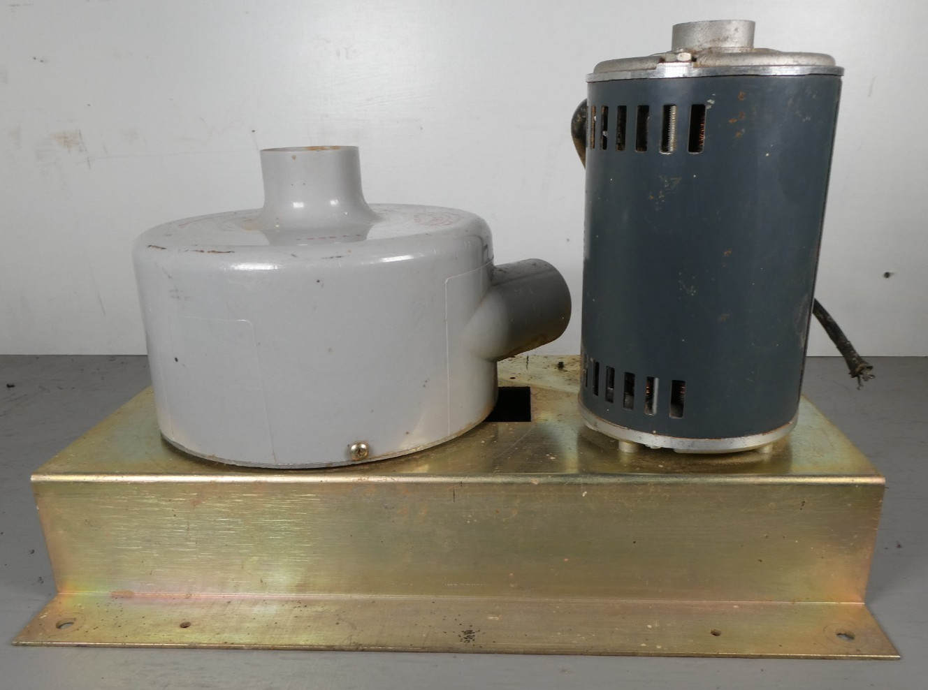 Ametek / Lamb Graham 115978 Vacuum / Blower with Motor 120V