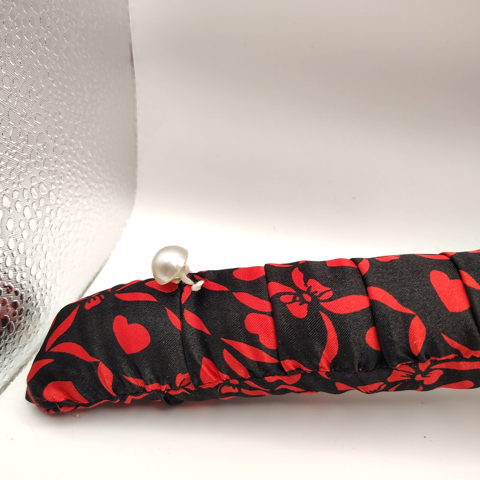Fancy Dress Hanger Padded Silk Hearts Red And Black With Bow