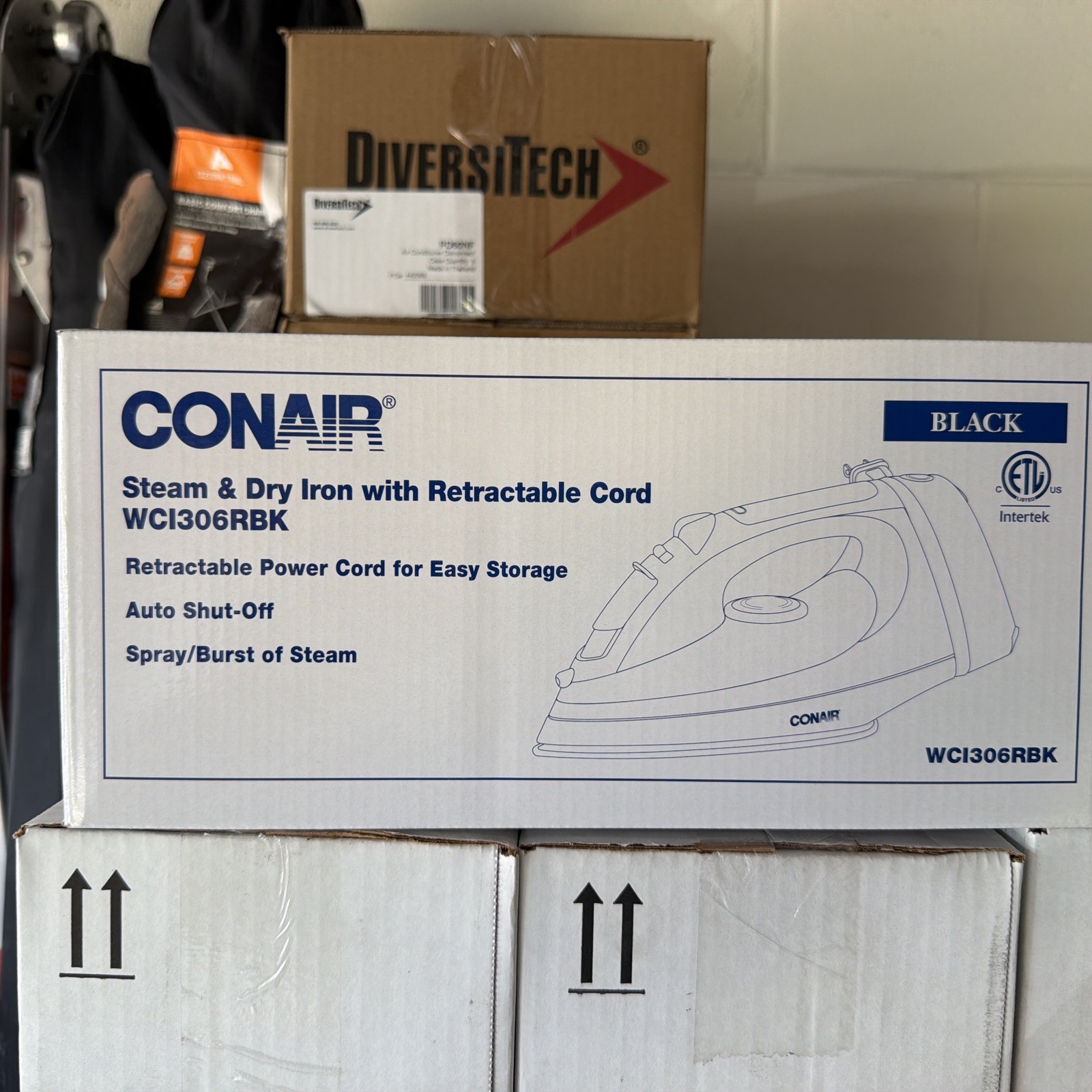 Conair WCI306RBK Steam Iron Anti-Drip Retractable Cord Smart Auto Shut Off New