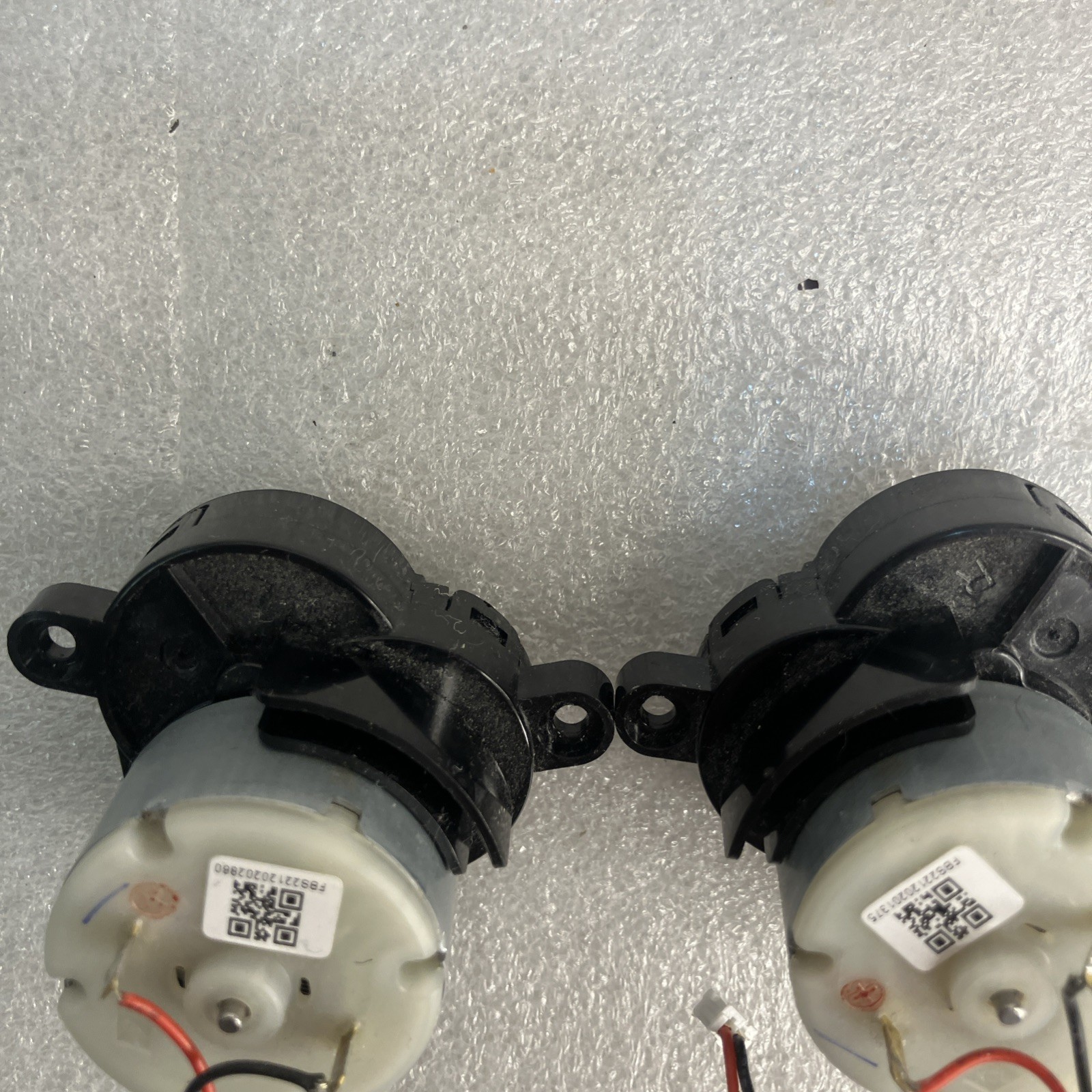 MAMNV BR151 Robot Vacuum and Mop part, Motor of the Right and Left Side Brushes