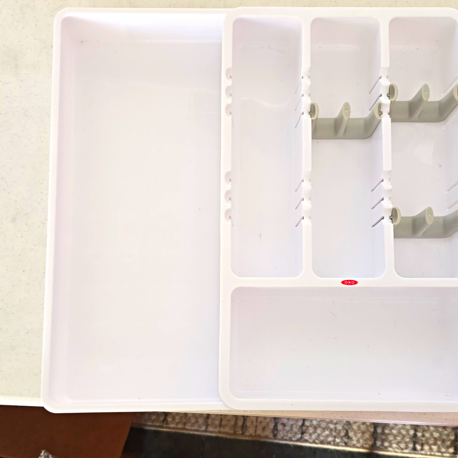 OXO Drawer Organizer 5-Compartment Adjustable Dividers White/Gray 15×10-16