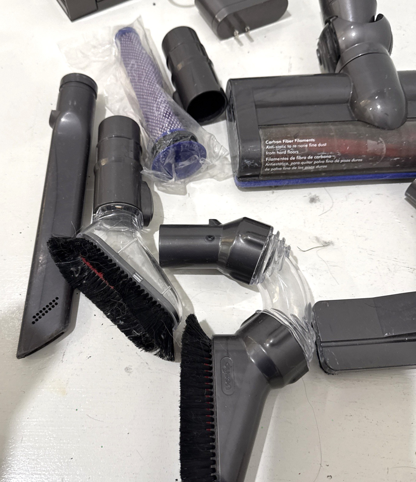 Dyson V8 SV25 Vacuum Cleaner Max Hand Held Bagless Cordless Rechargeable