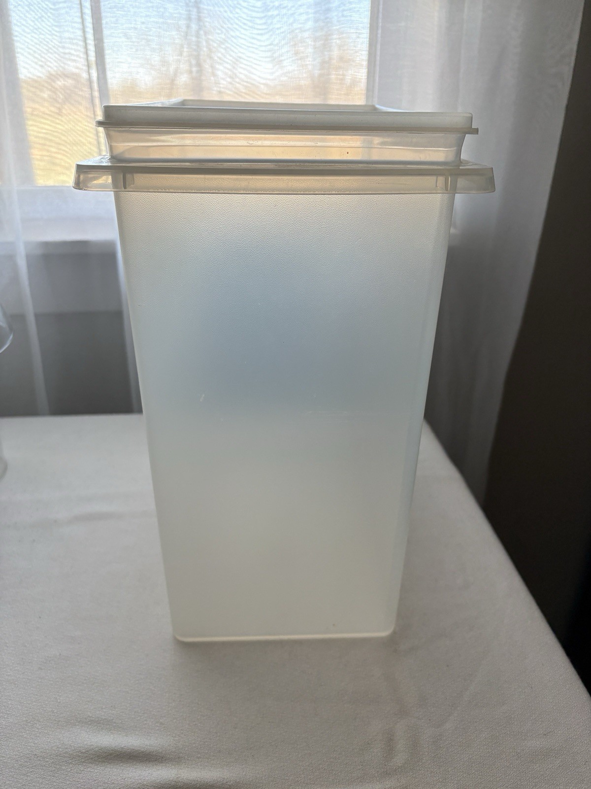VTG Tupperware Garbage Trash Can Storage 1430-4 13″ Tall Lid Sheer Storage FLAW
