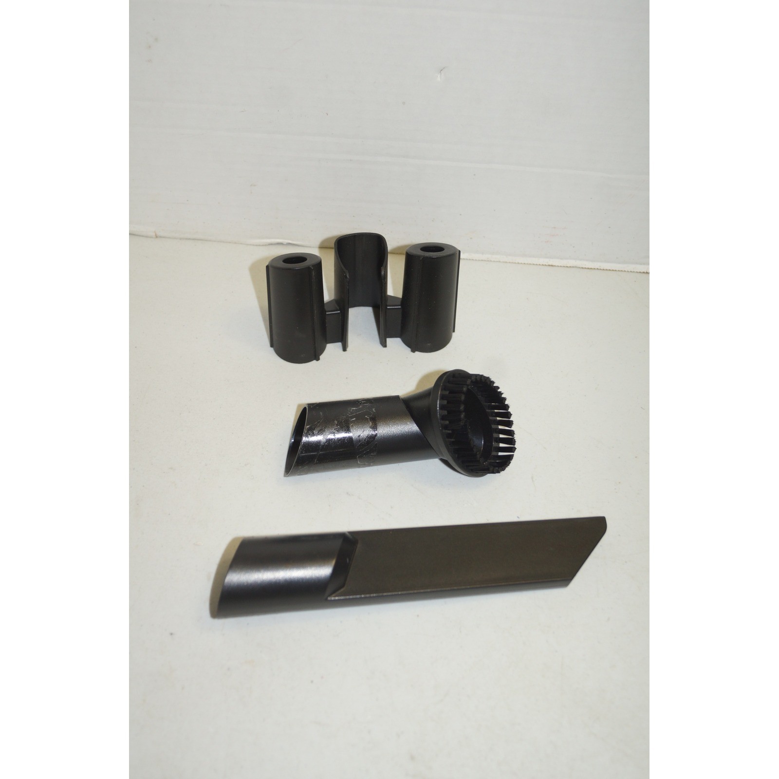 Ryobi Vacuum Attachment Set Crevice Tool Dusting Brush and Storage Clip Black