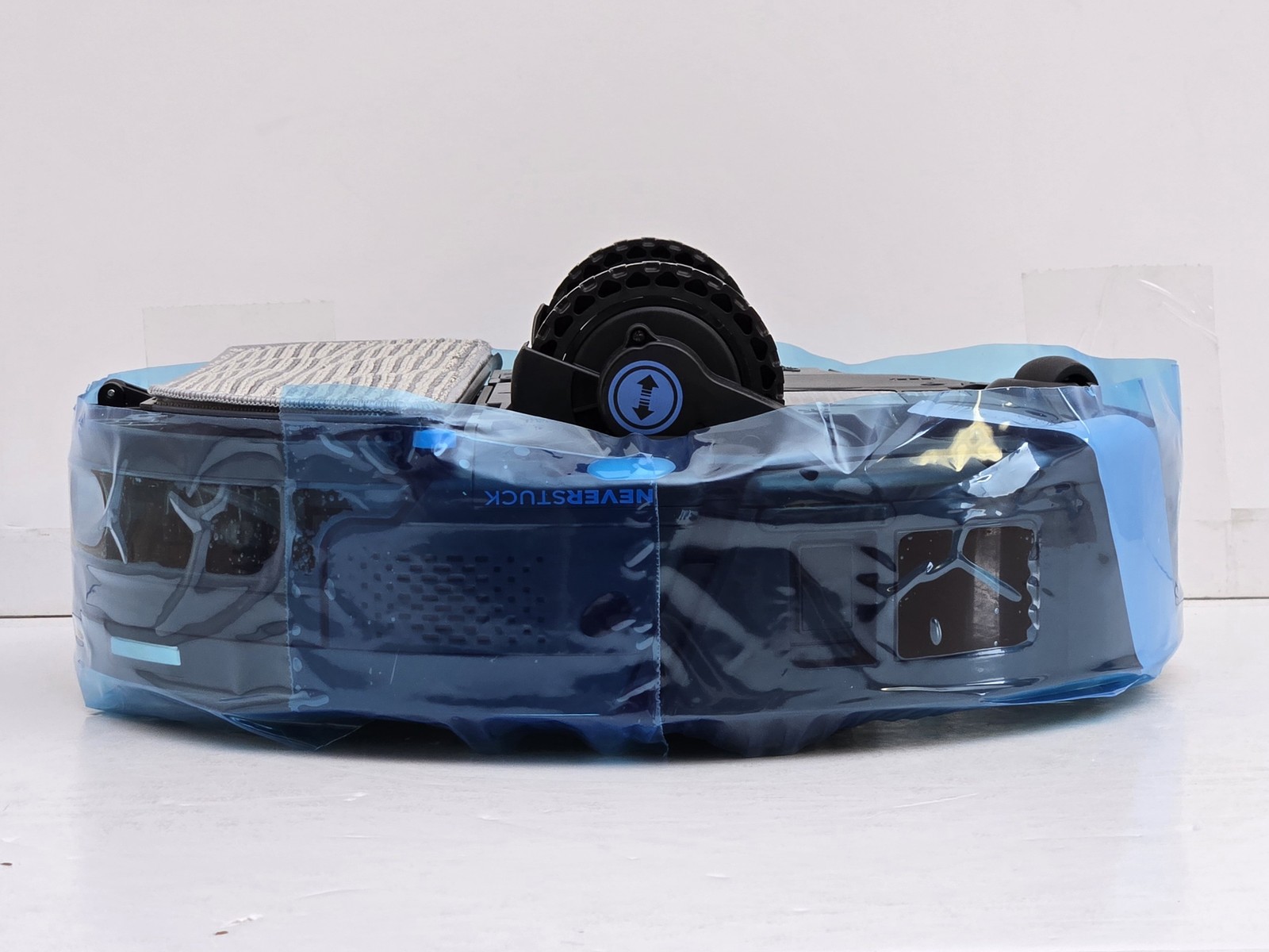 Shark PowerDetect UV Reveal 2-in-1 Robot Vacuum & Mop RV3020XE