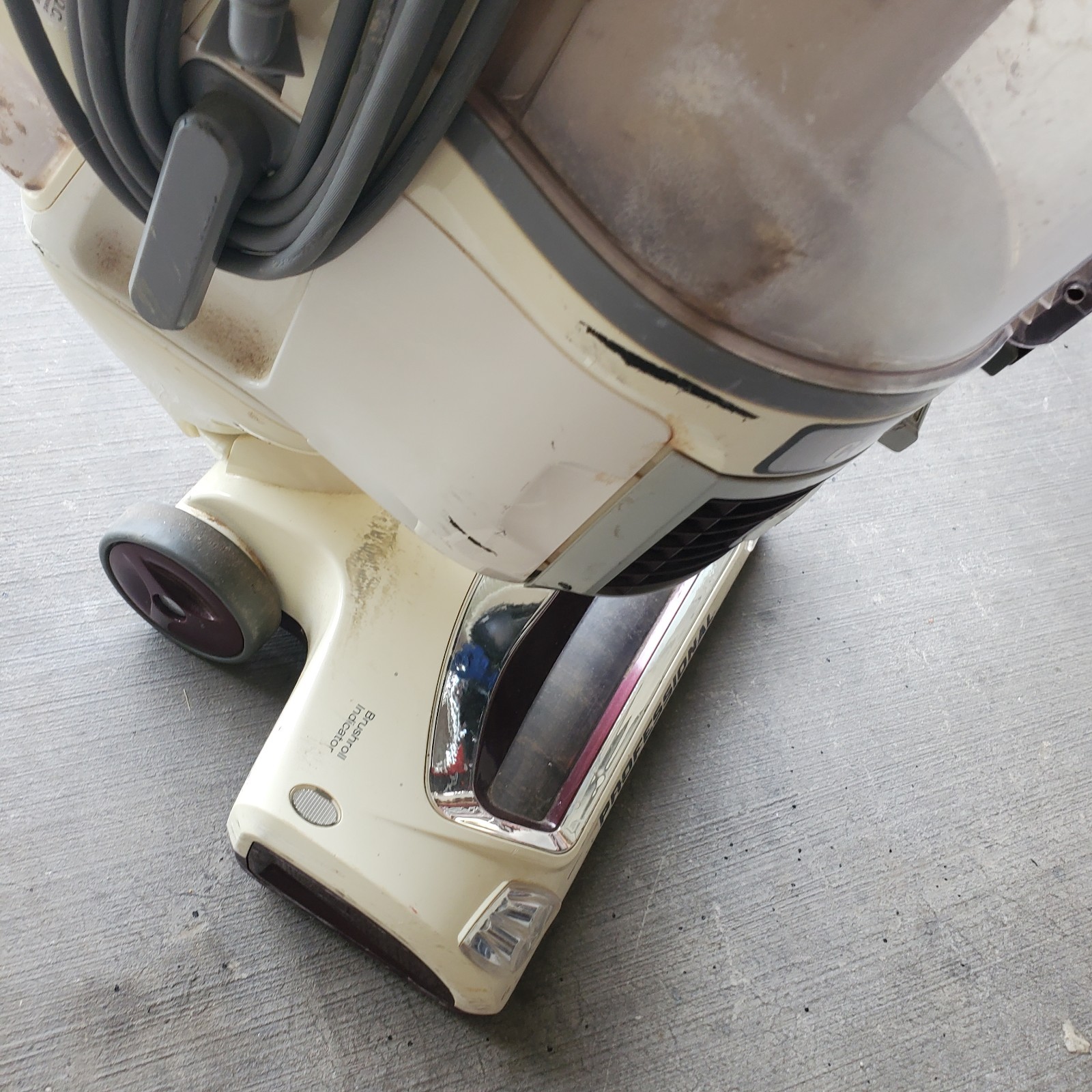 Shark Navigator Lift Away Upright Vacuum Cleaner PRICED TO SELL QUICKLY