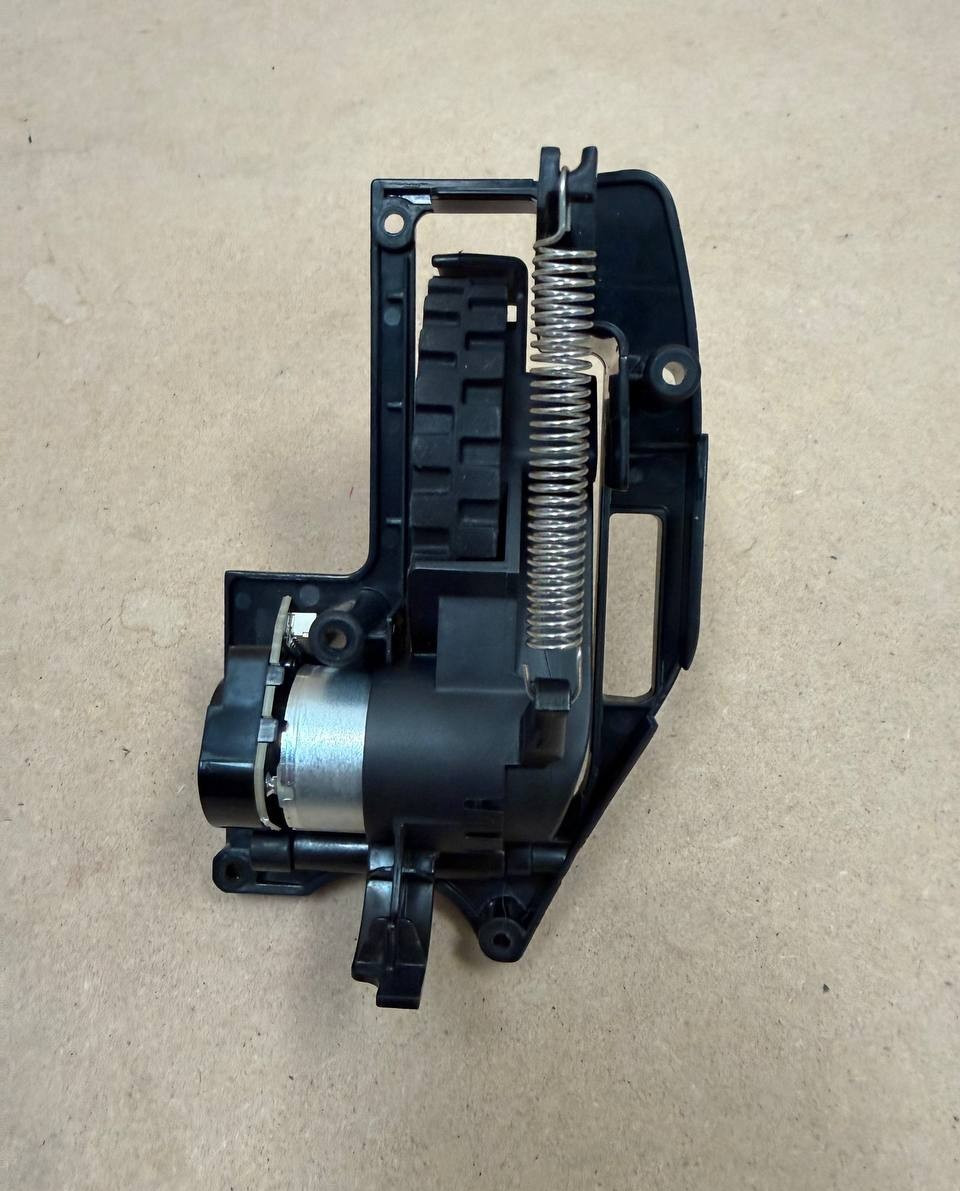 Genuine Shark Robot Left Drive Wheel RV2520AZUS AV2610WA RV2610WACA RV2600WA