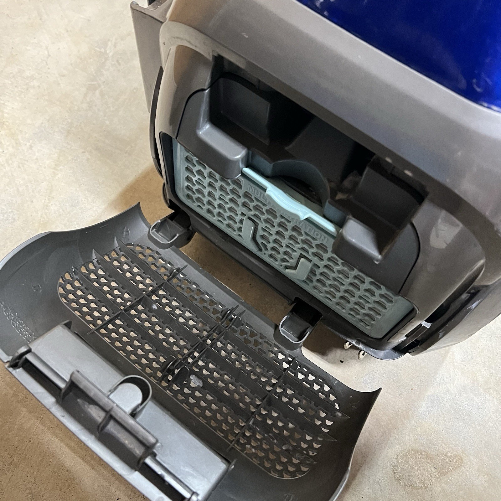LG KOMPRESSOR Canister Vacuum Cleaner Blue Bagless Tested