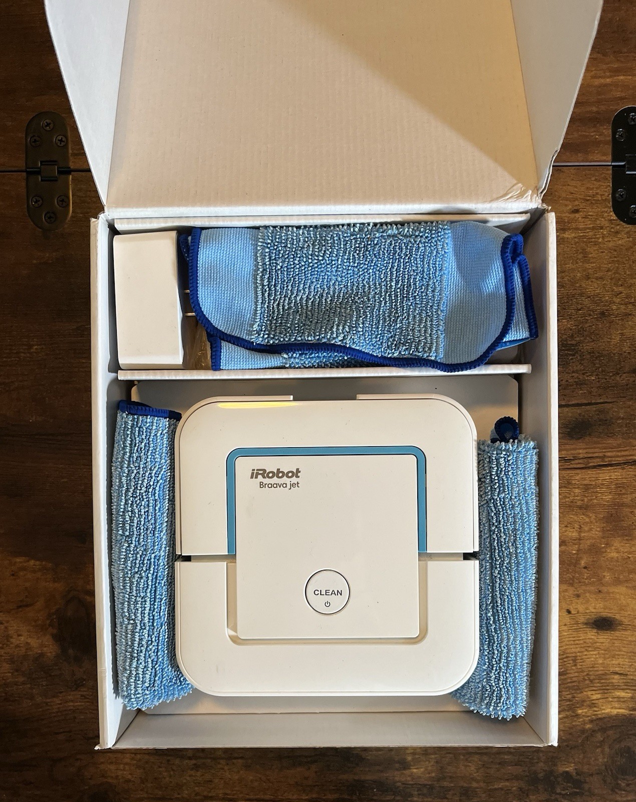 iRobot Braava Jet 240 Robot Mop App Control Precision Spray