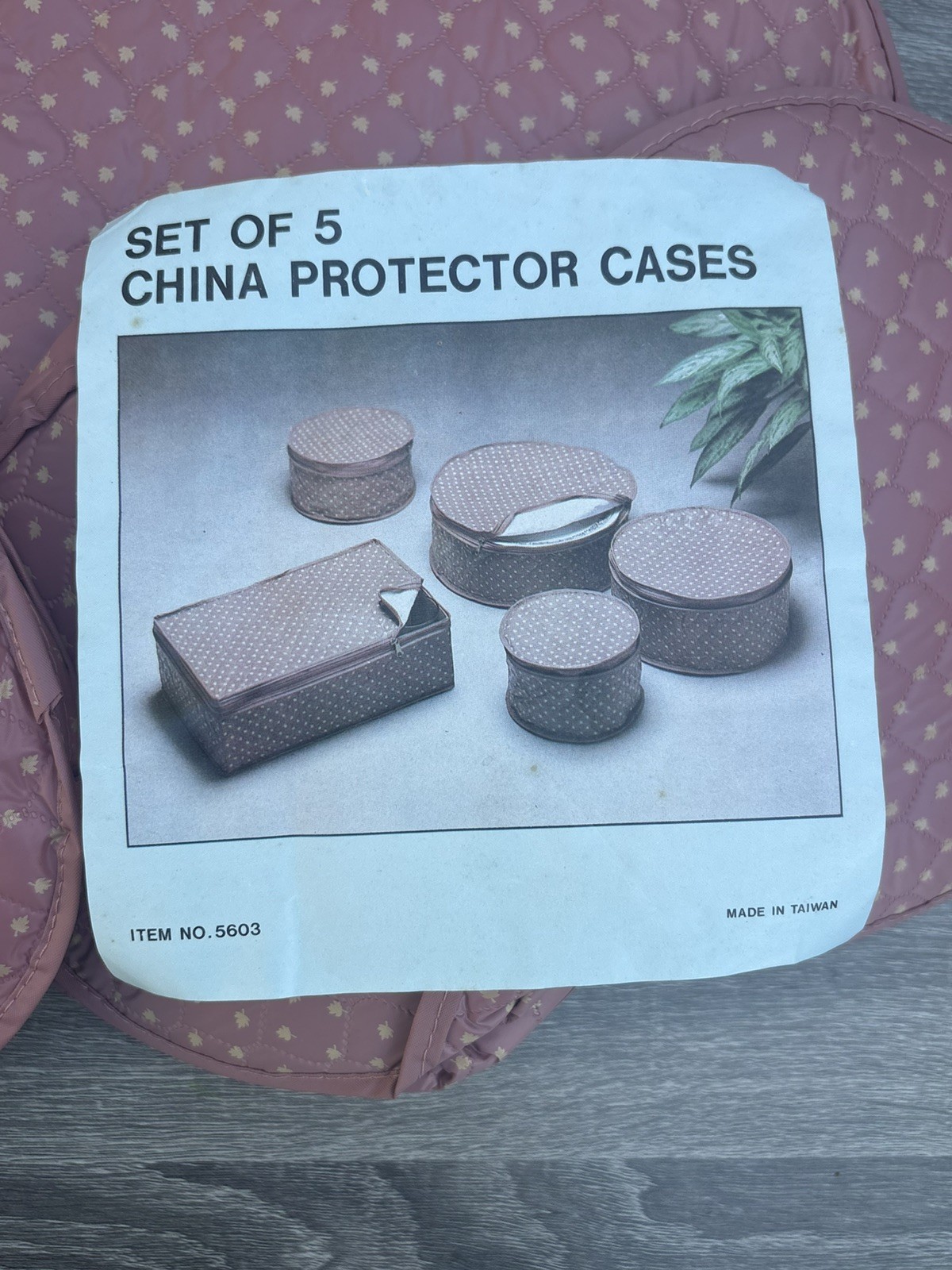 Vintage China Protectors Set of 4 NOS Dusty Pink Diamond Quilted Grid Cases