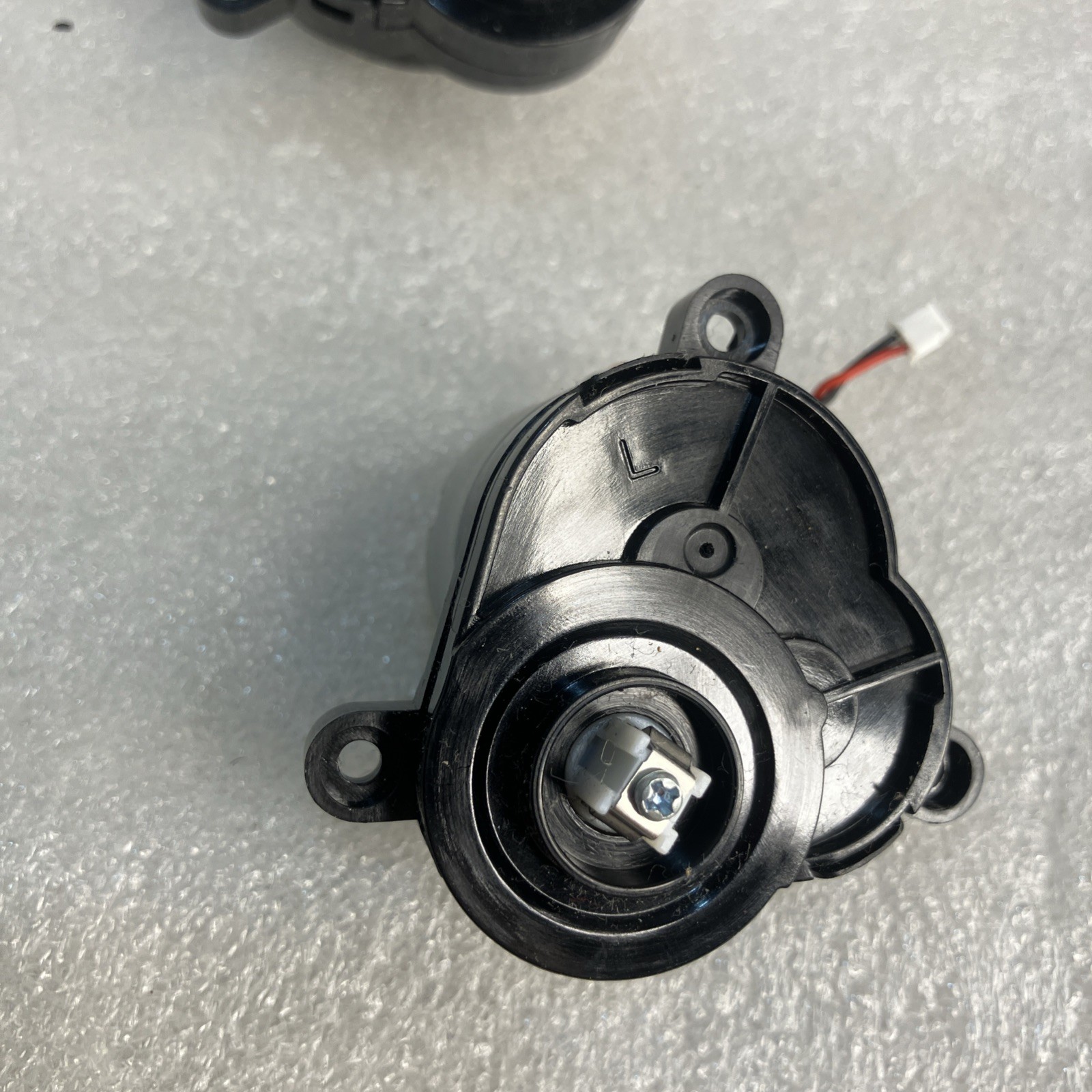 MAMNV BR151 Robot Vacuum and Mop part, Motor of the Right and Left Side Brushes