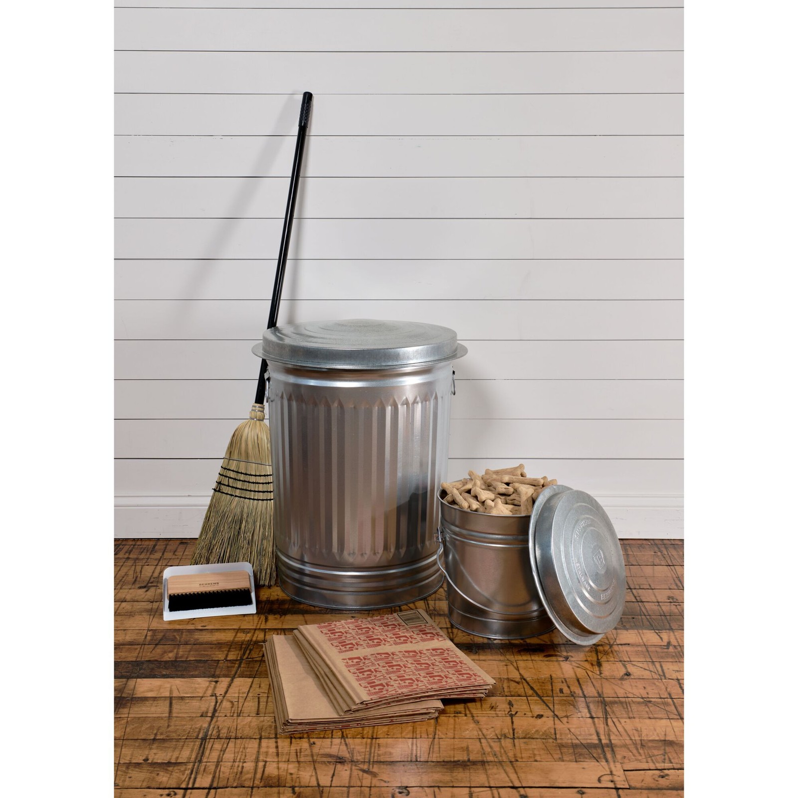 Behrens Galvanized Steel Utility Trash Can with Lid, 20 Gal., Model# 00111K