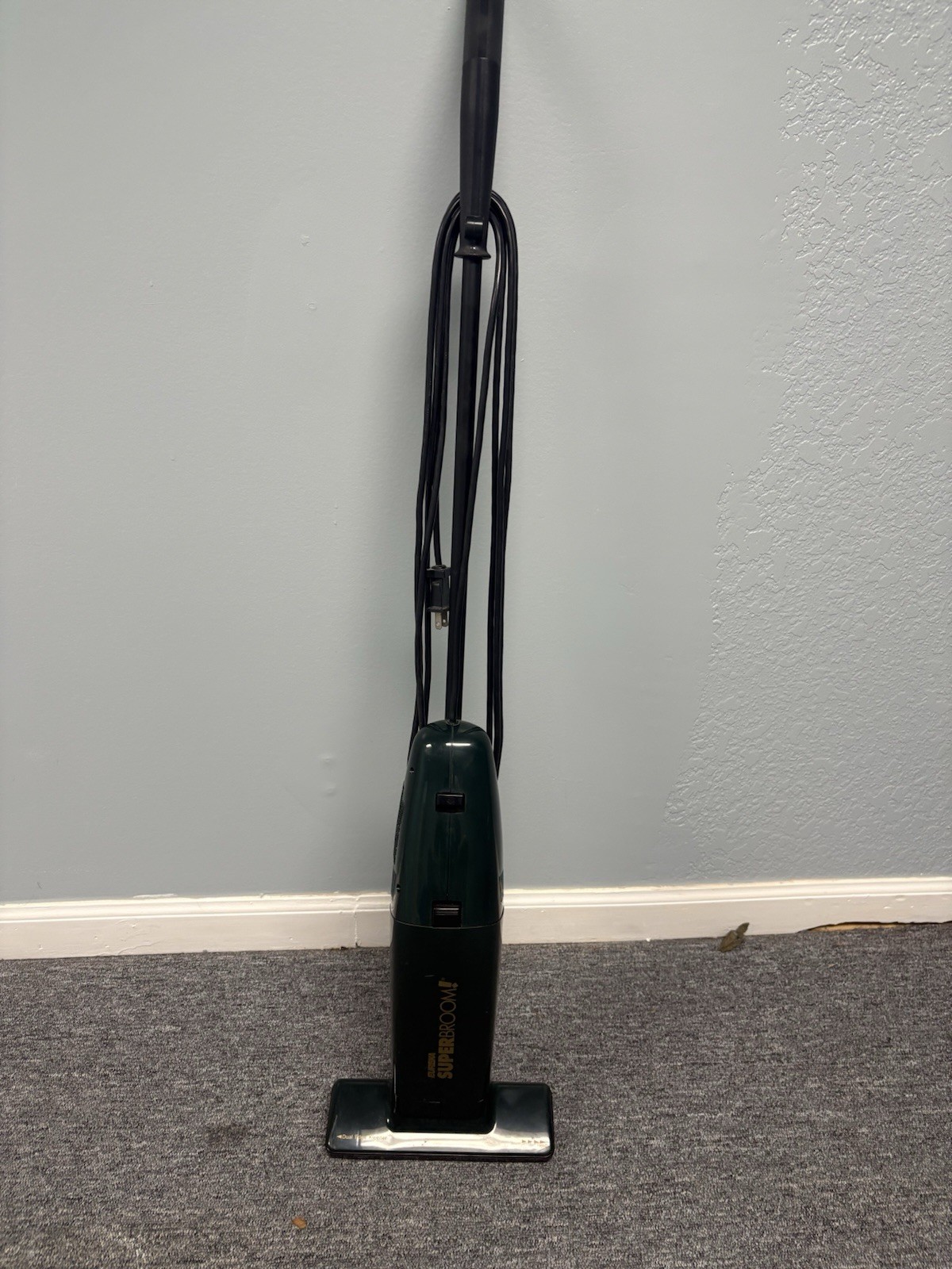 Eureka Super Broom Lightweight Vacuum Model 161