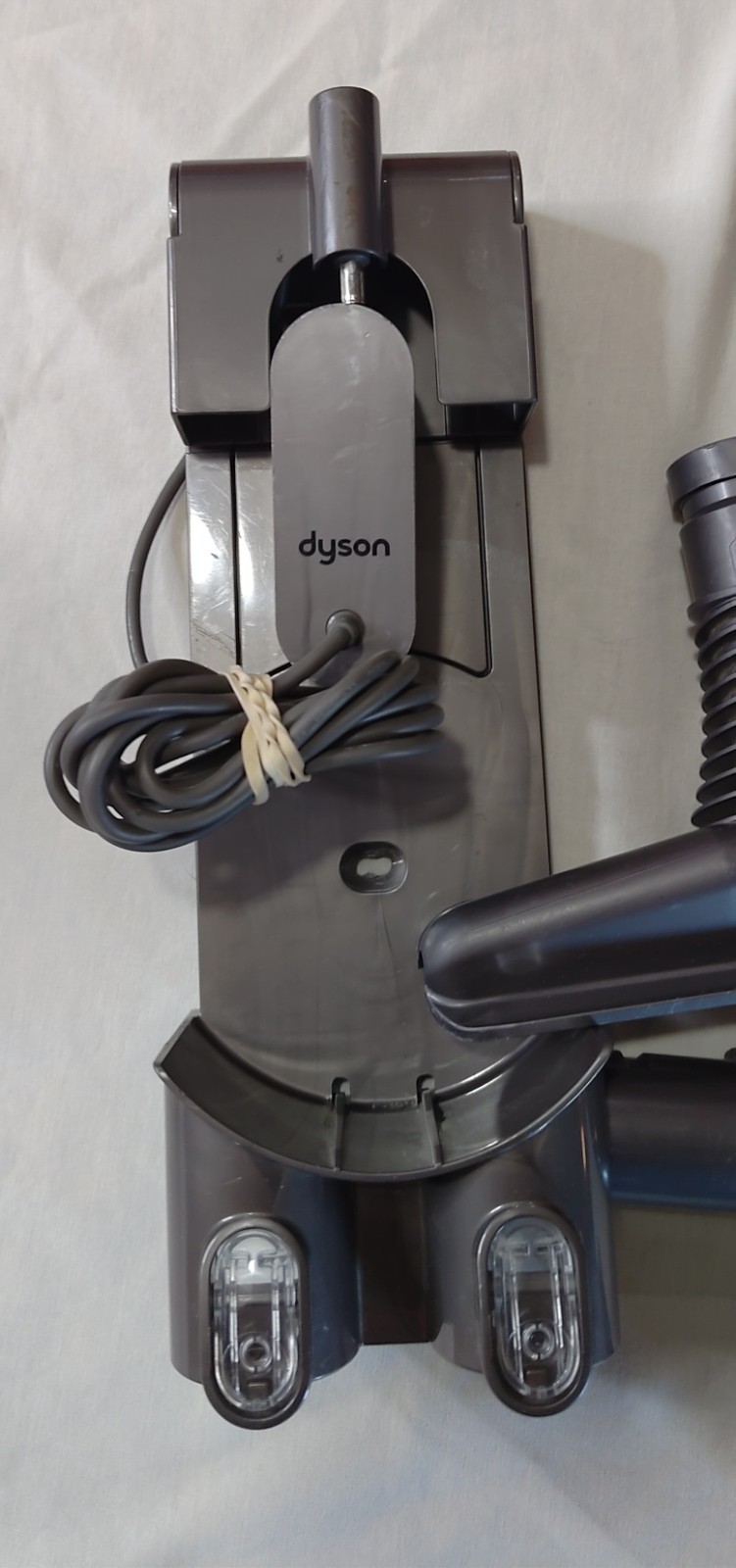 Complete Dyson V6 Animal Vacuum Cleaner, 5 Attachments, New Battery & Wall Mount