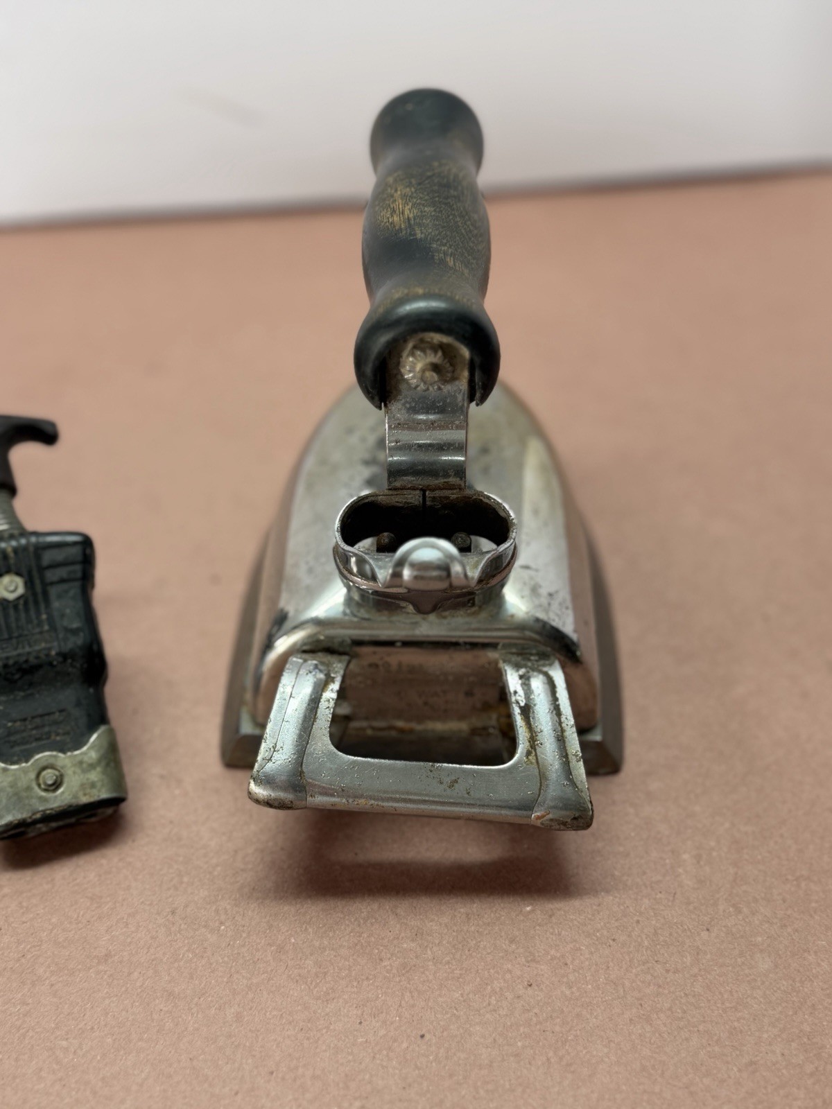Westinghouse CHC-R Corded Dry Iron 550W 115V Adjustable Silver/Black TESTED!!